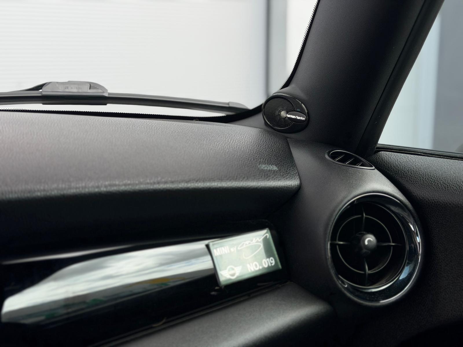 MINI Cooper John Cooper Works-image-17