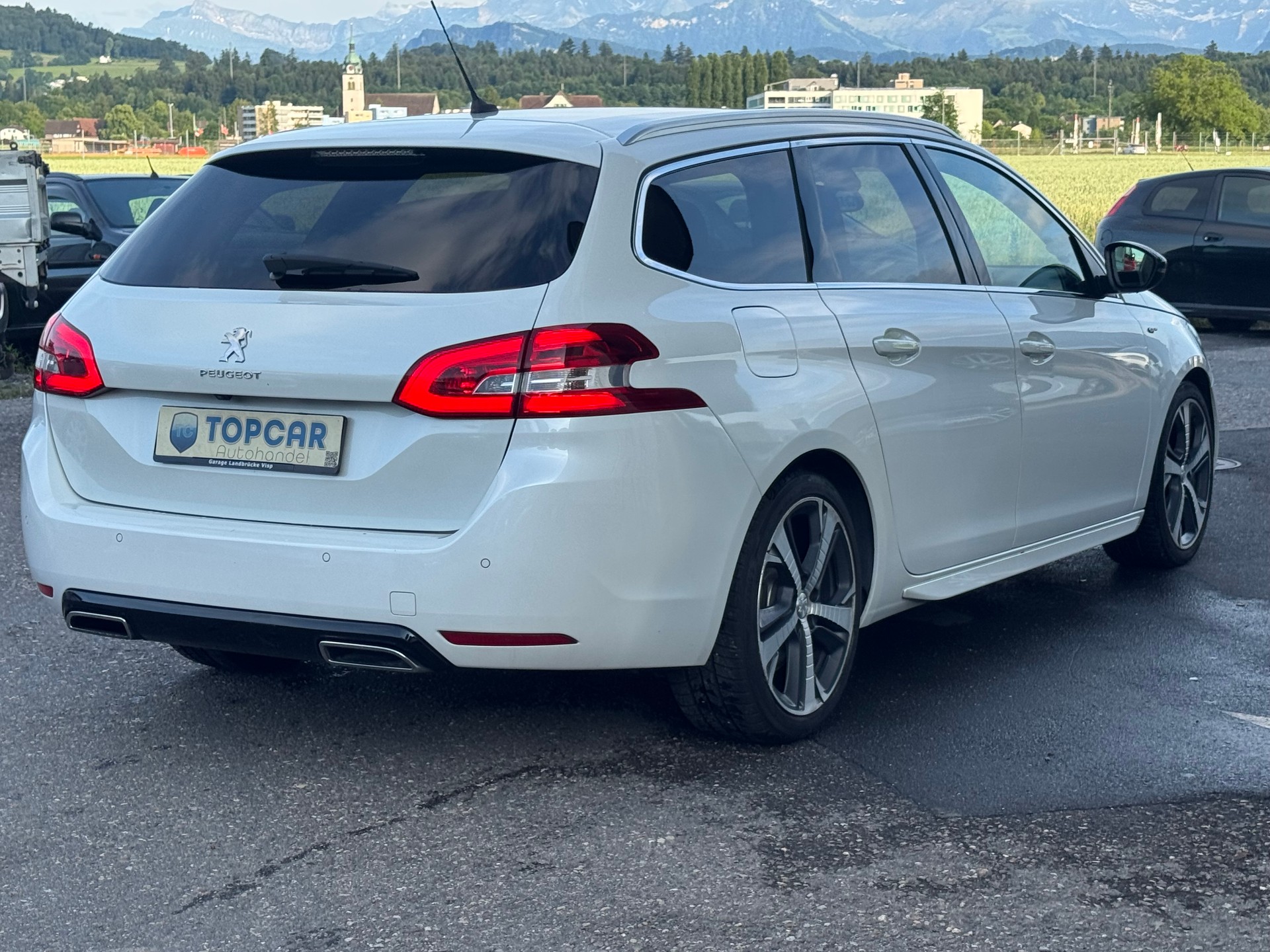 PEUGEOT 308 SW 2.0 BlueHDI GT EAT8-image-5