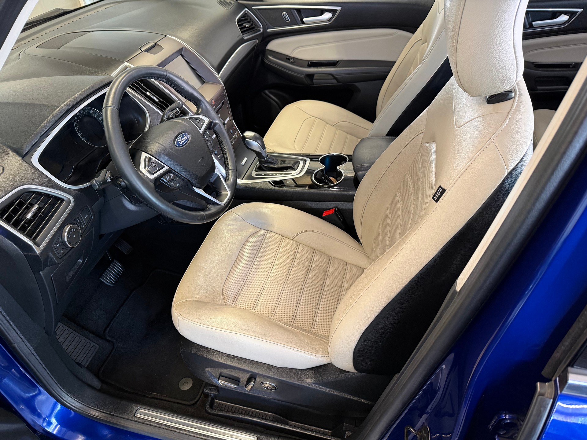 FORD Galaxy 2.0 TDCi Titanium AWD PowerShift-image-9