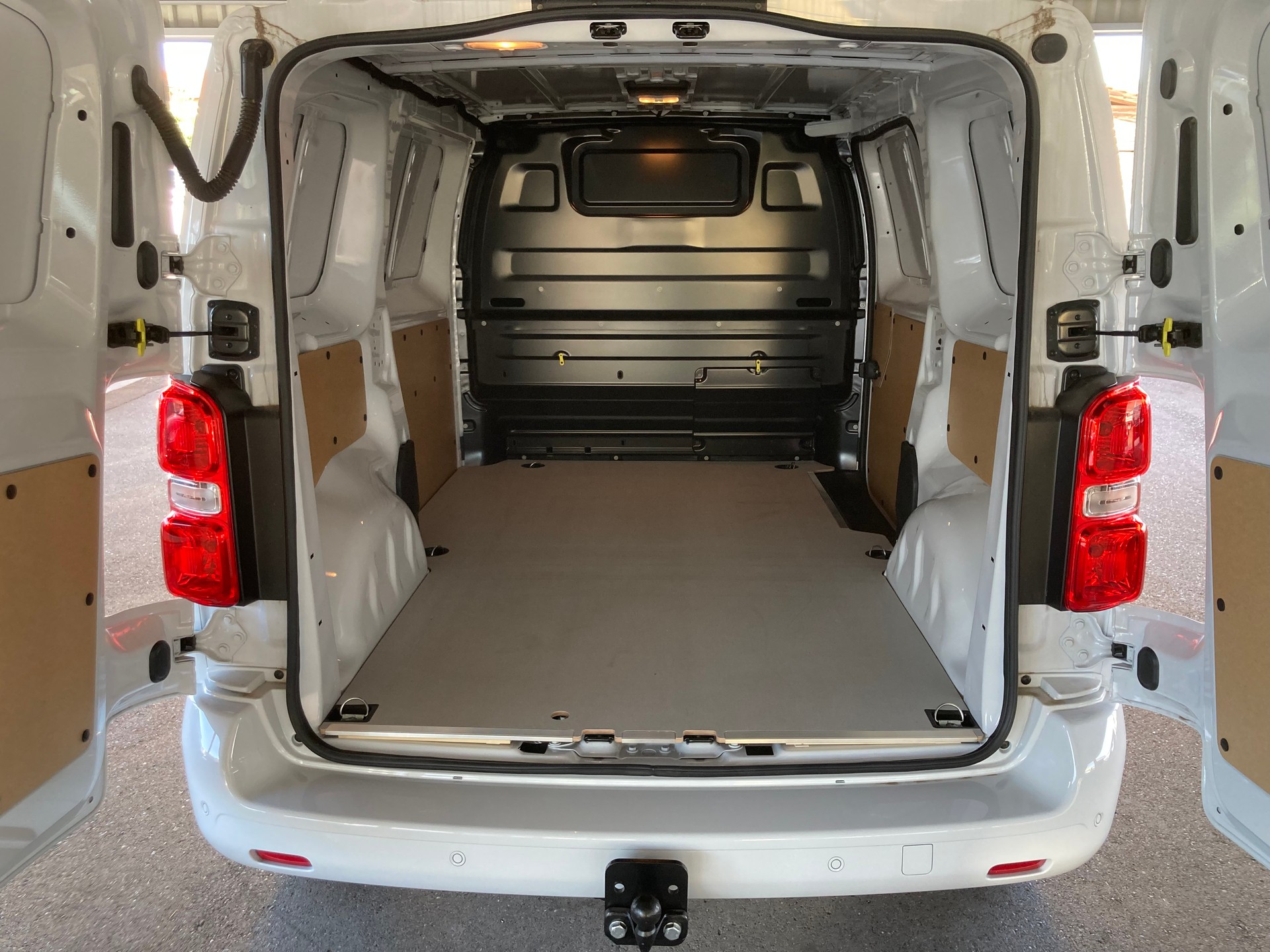 FIAT Scudo 2.0 BlueHDi VAN L2 EAT8-image-7