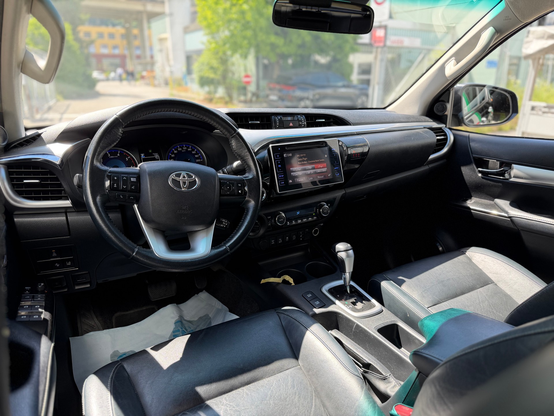 TOYOTA Hilux 2.4-4D Sol Premium Double Cab 4x4 A-image-11