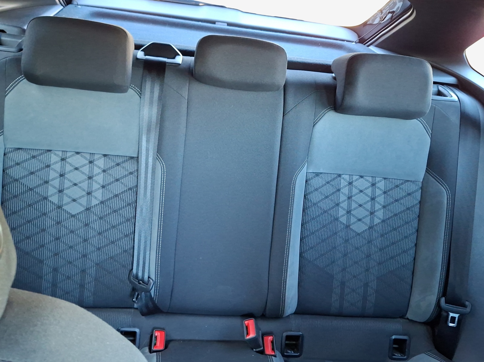 VW Taigo 1.0 TSI R-Line DSG-image-15