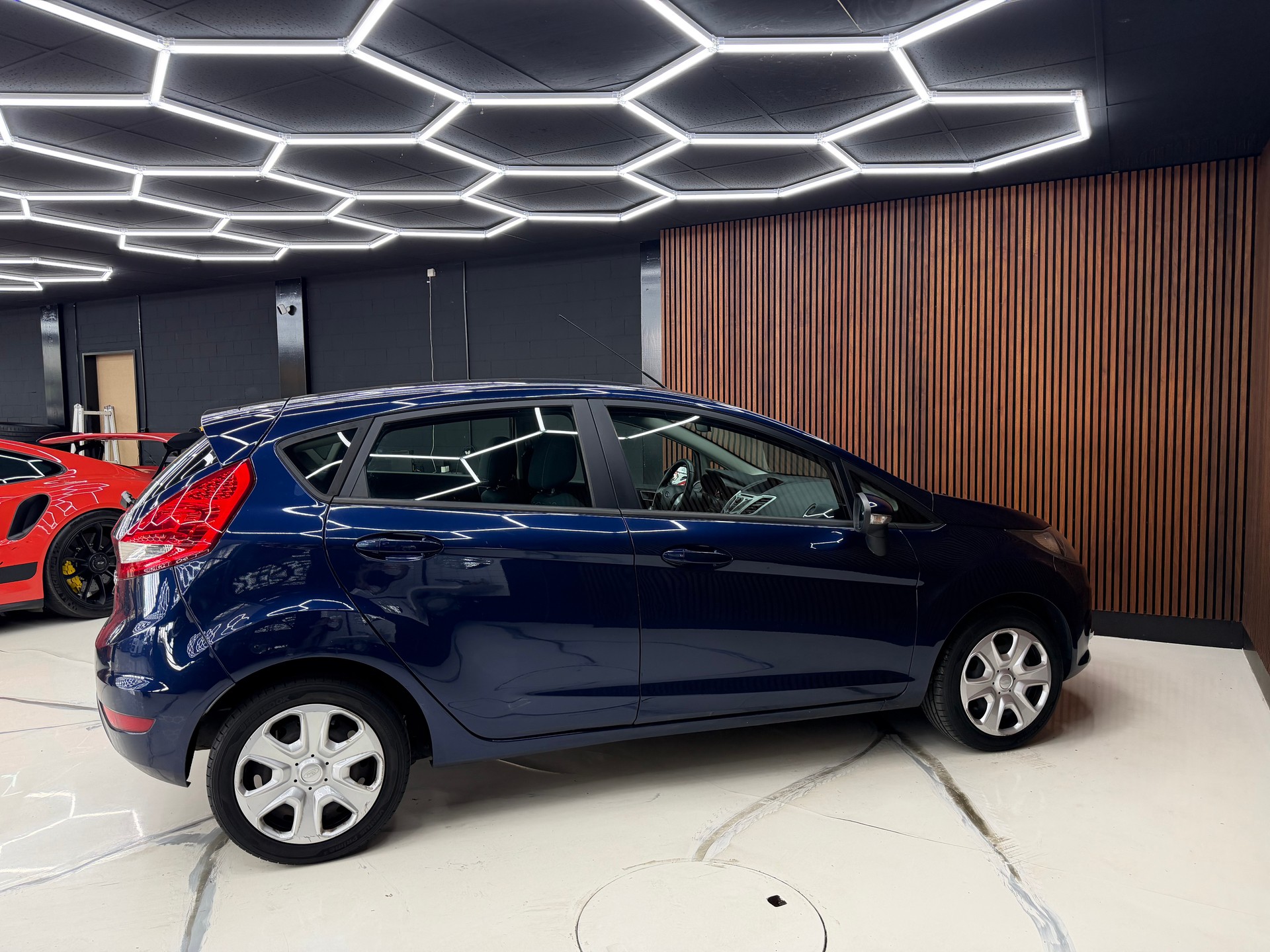 FORD Fiesta 1.25 16V Ambiente-image-5