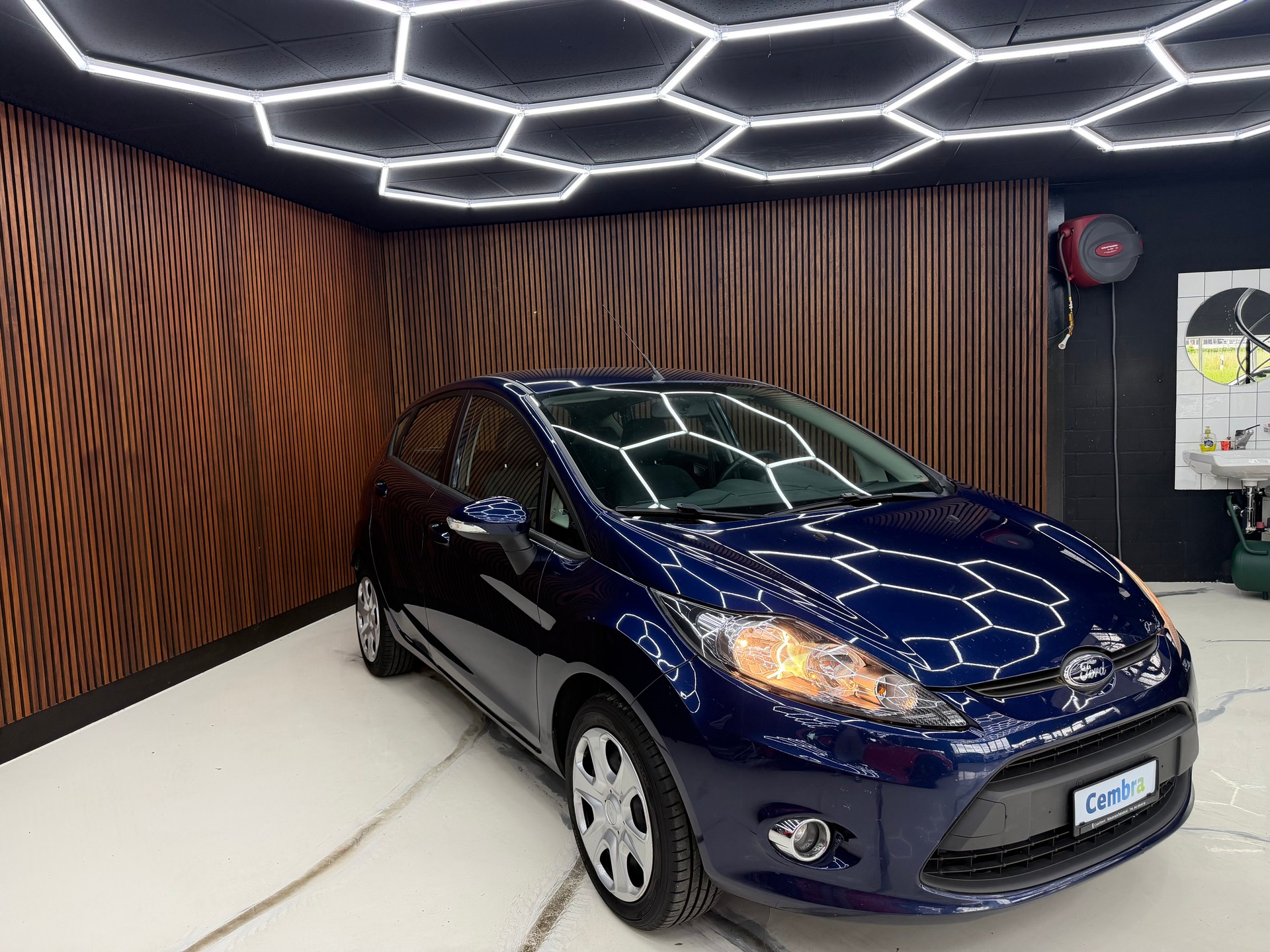 FORD Fiesta 1.25 16V Ambiente-image-2