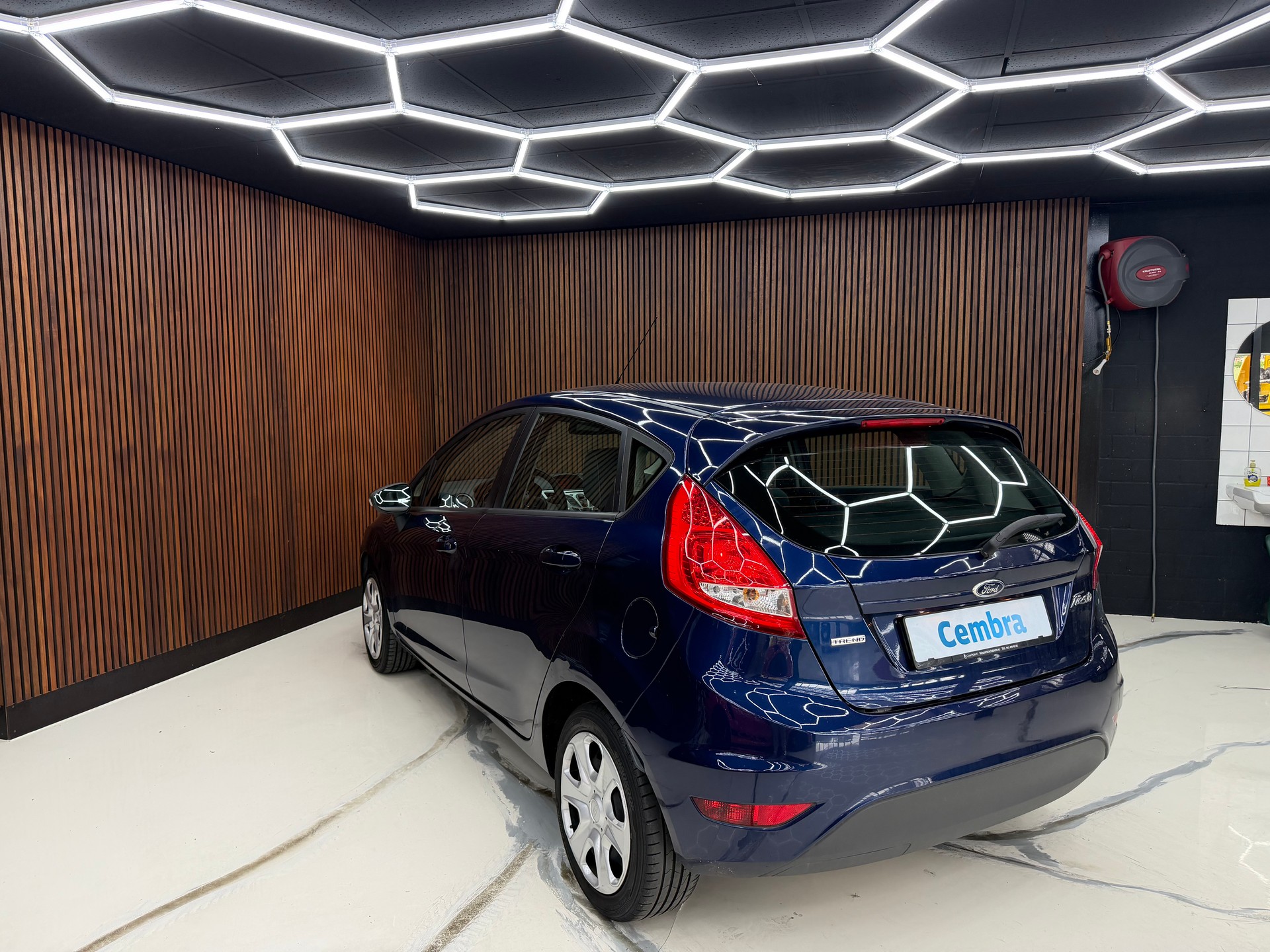 FORD Fiesta 1.25 16V Ambiente-image-8