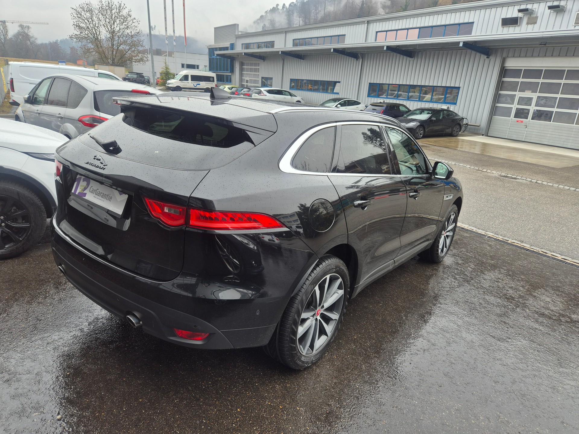 JAGUAR F-Pace 25d R-Sport AWD Automatik-image-5