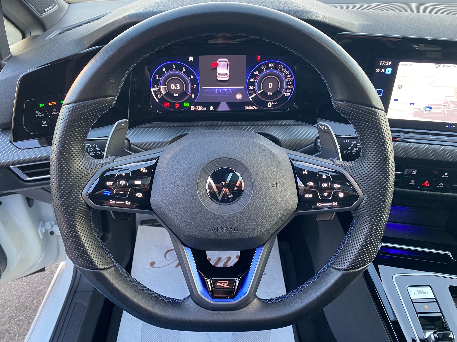 VW Golf 2.0 TSI R 320PS Black-Style Performance 4Motion DSG Akrapovič-Abgasanlage **Modell 2023**-image-13