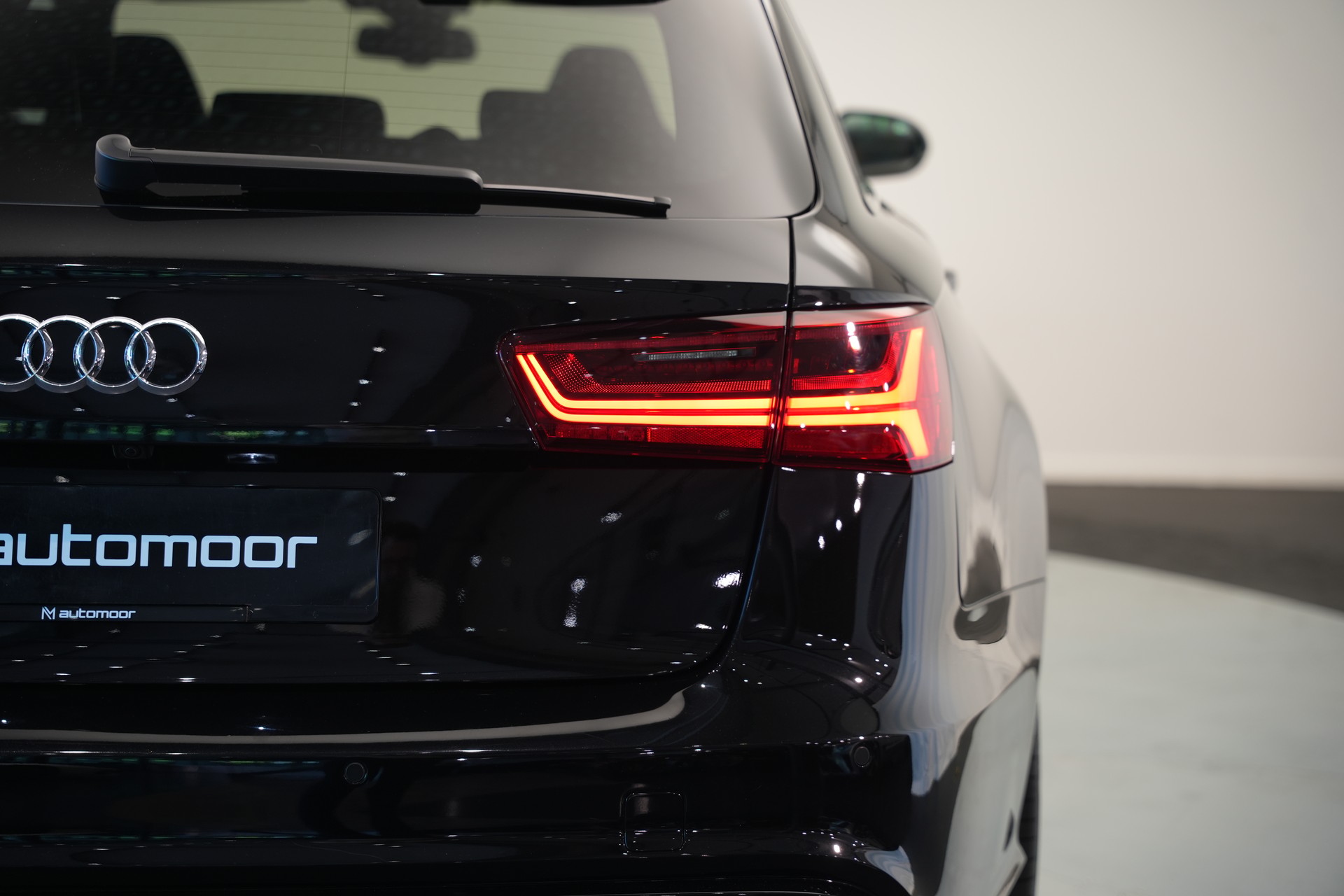 AUDI RS6 Avant 4.0 TFSI V8 performance quattro *HuD* *Softclose* *Panorama*-image-39