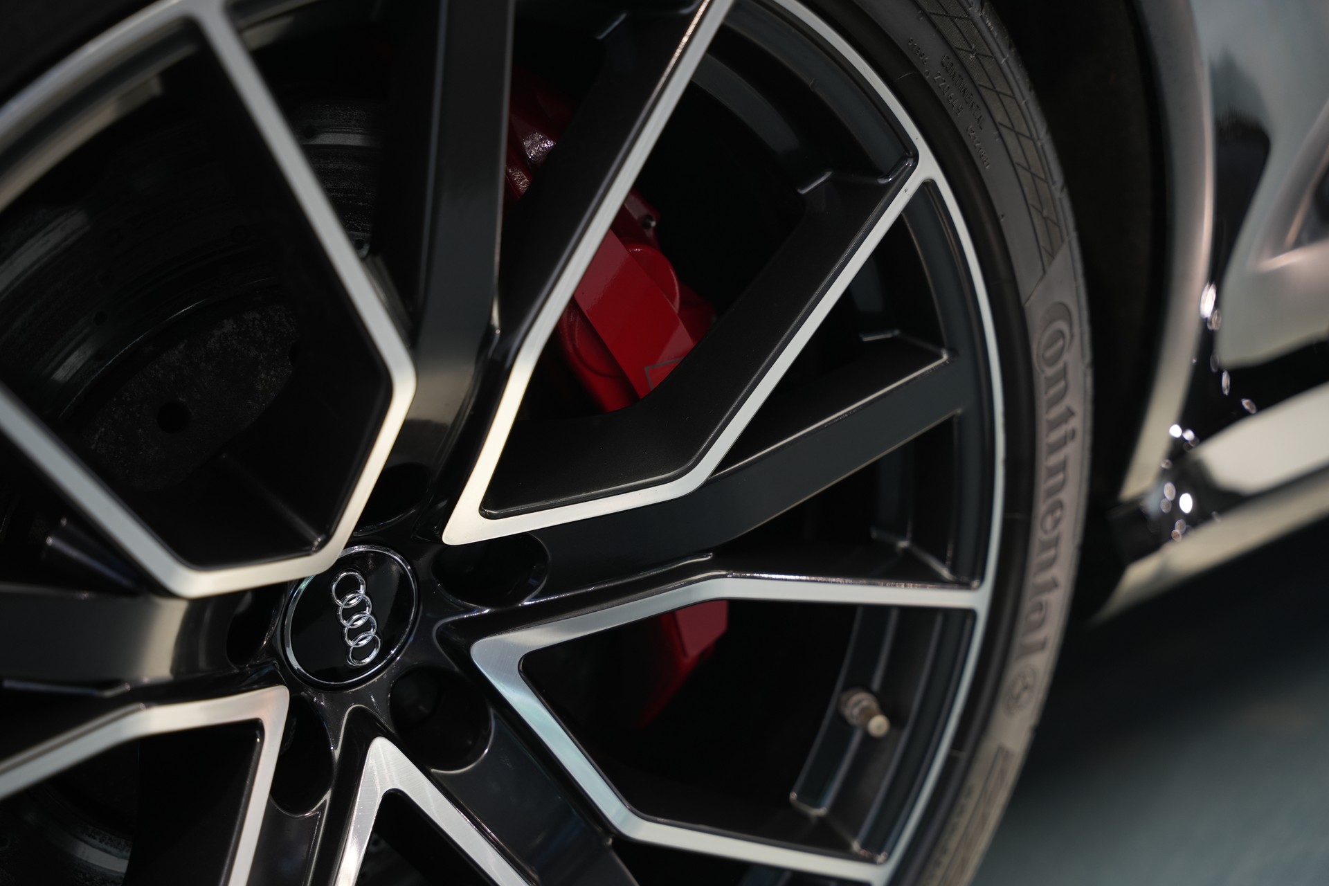 AUDI RS6 Avant 4.0 TFSI V8 performance quattro *HuD* *Softclose* *Panorama*-image-43