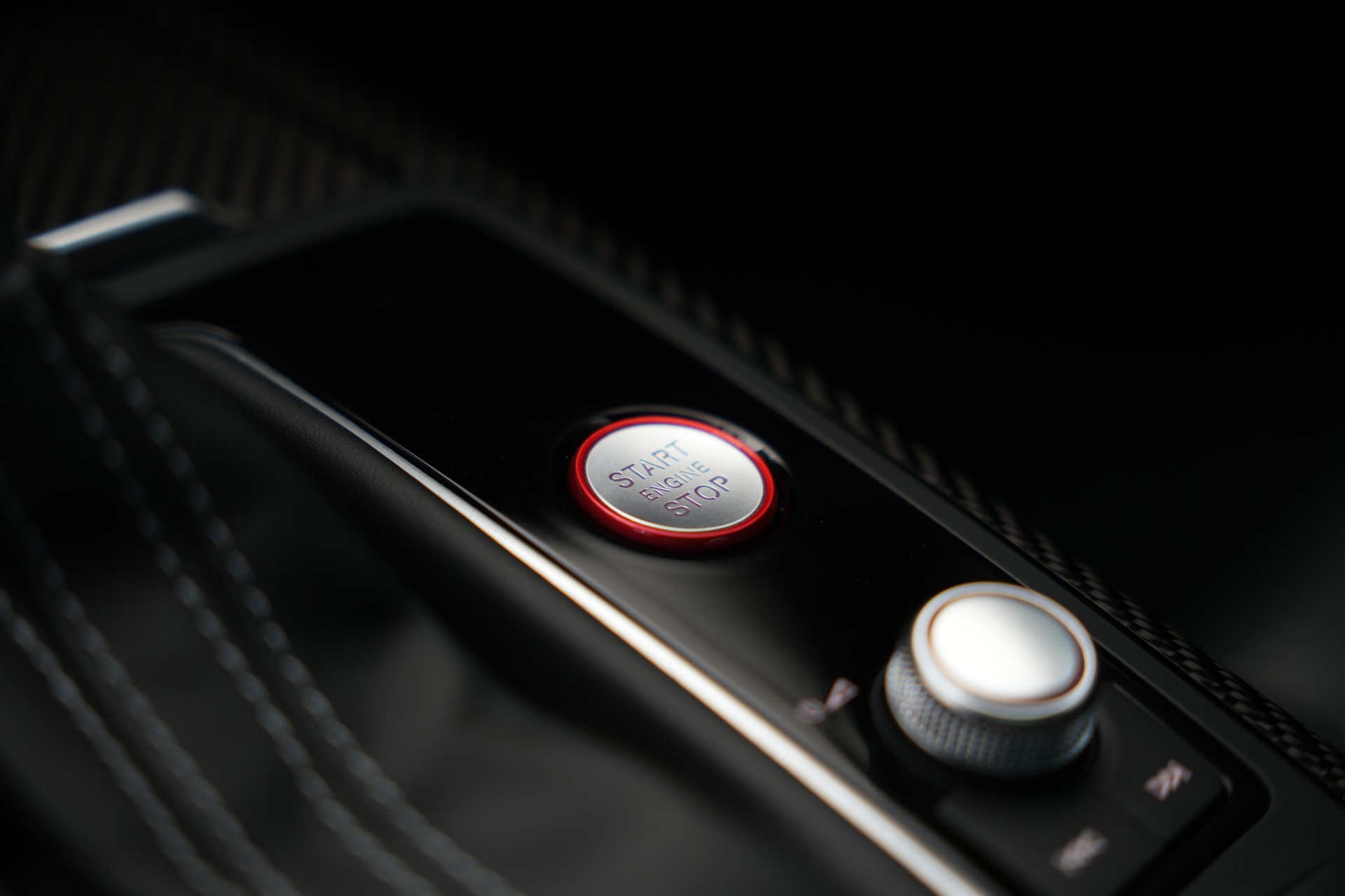 AUDI RS6 Avant 4.0 TFSI V8 performance quattro *HuD* *Softclose* *Panorama*-image-37