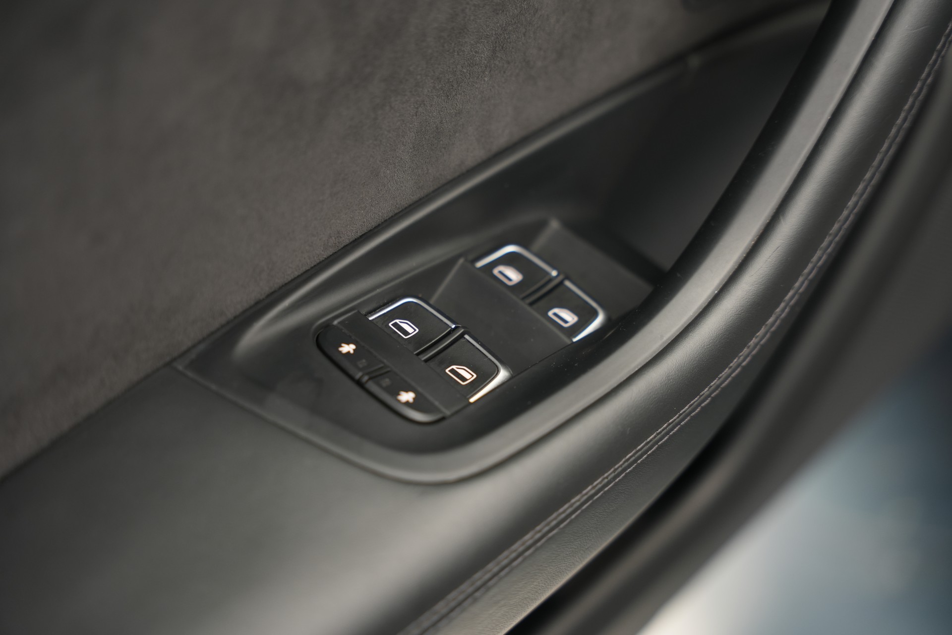 AUDI RS6 Avant 4.0 TFSI V8 performance quattro *HuD* *Softclose* *Panorama*-image-19