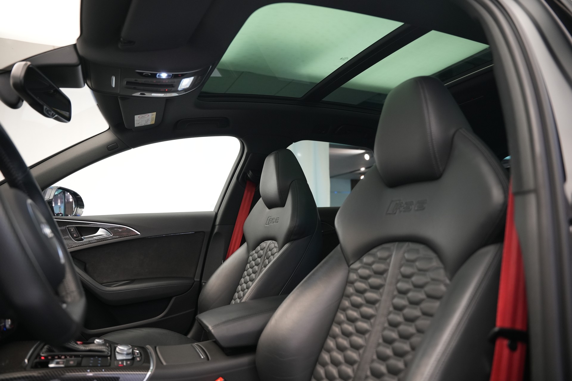 AUDI RS6 Avant 4.0 TFSI V8 performance quattro *HuD* *Softclose* *Panorama*-image-14