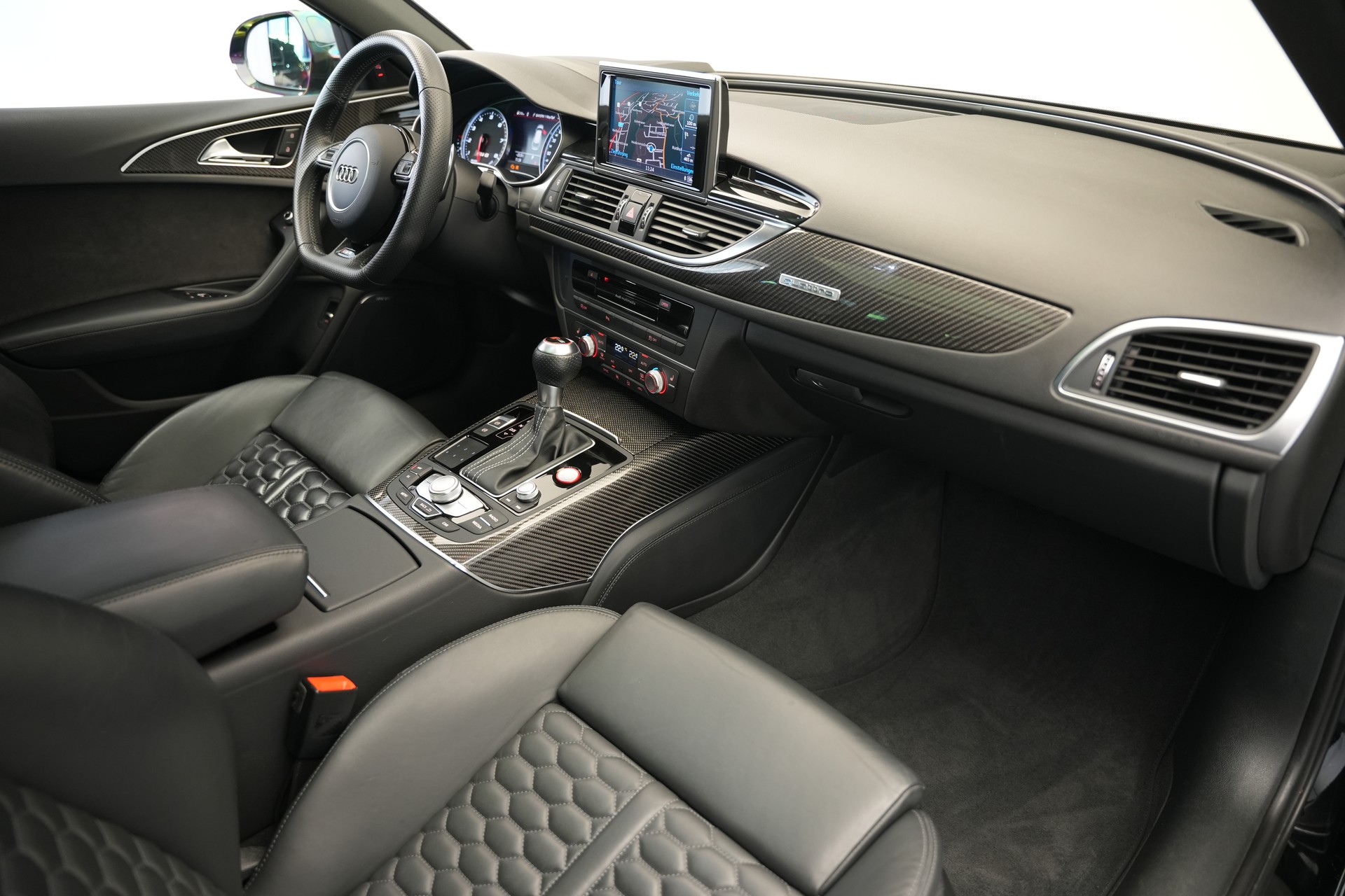 AUDI RS6 Avant 4.0 TFSI V8 performance quattro *HuD* *Softclose* *Panorama*-image-12
