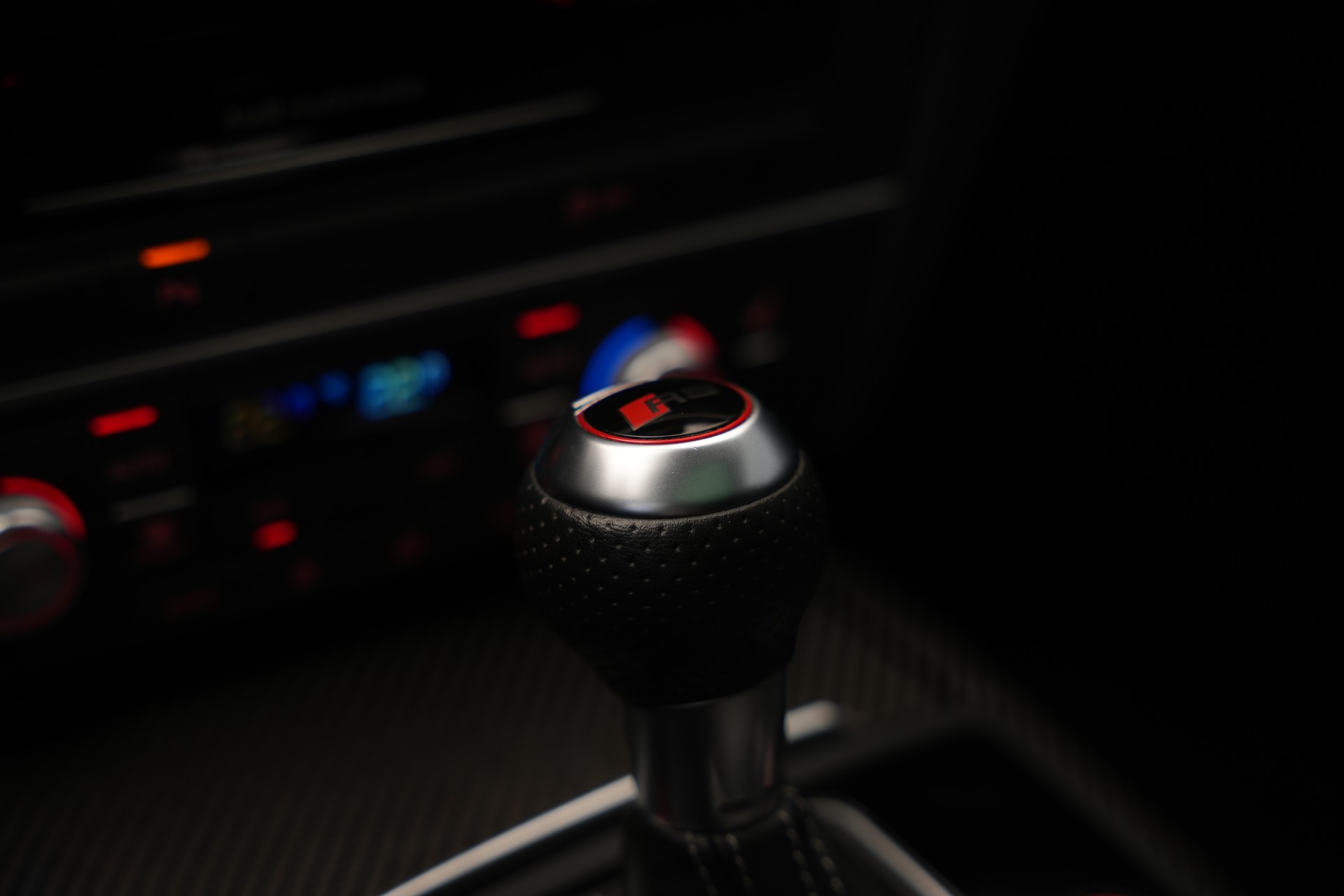 AUDI RS6 Avant 4.0 TFSI V8 performance quattro *HuD* *Softclose* *Panorama*-image-34