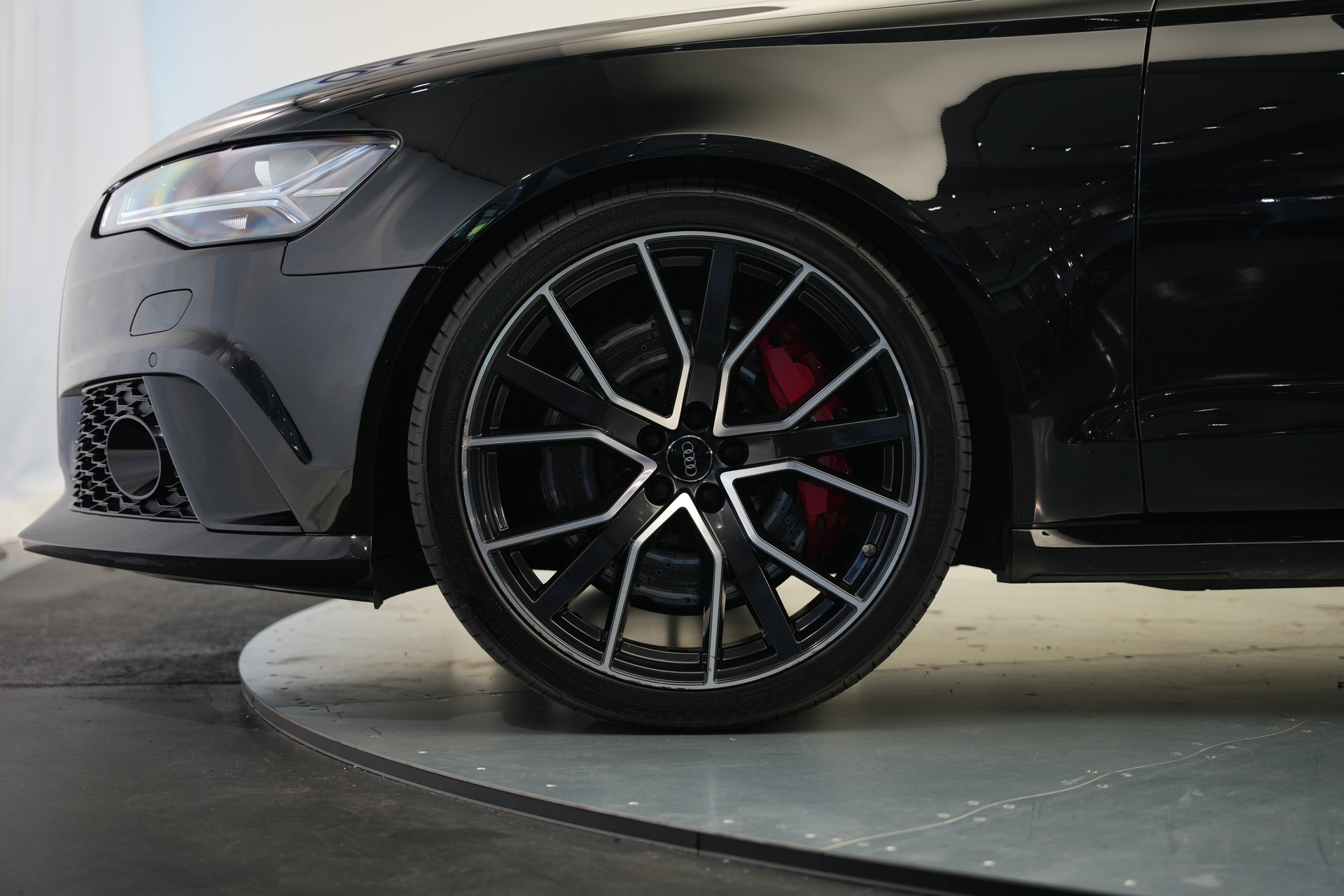 AUDI RS6 Avant 4.0 TFSI V8 performance quattro *HuD* *Softclose* *Panorama*-image-42