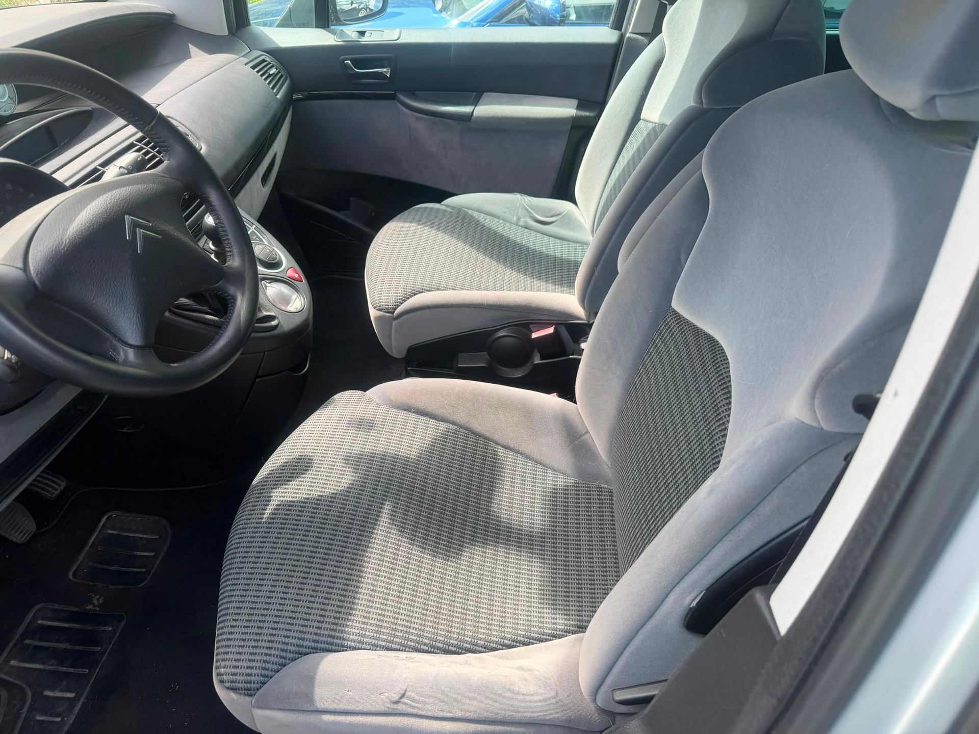 CITROEN C8 2.0 16V HDi-image-8