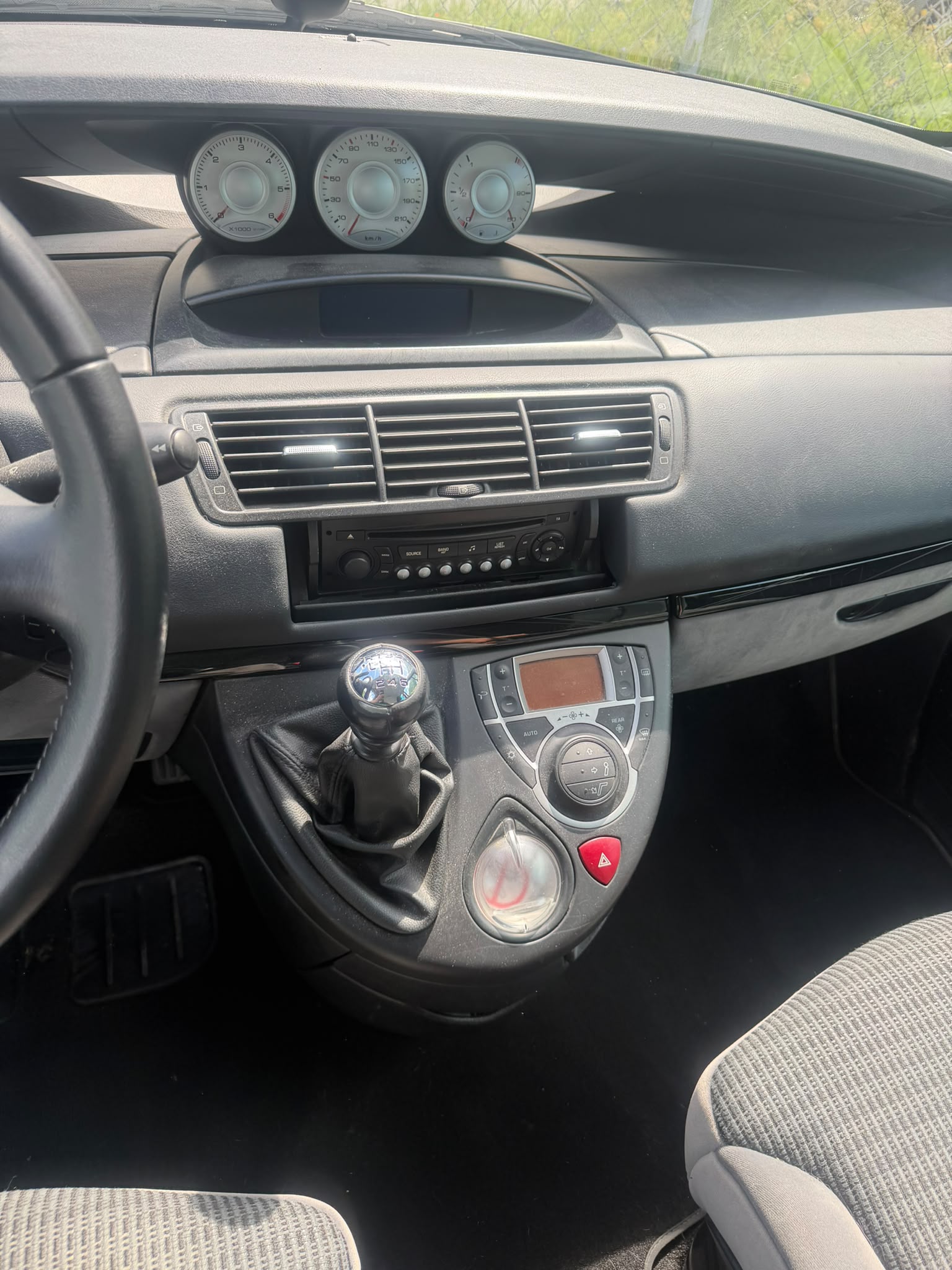 CITROEN C8 2.0 16V HDi-image-5