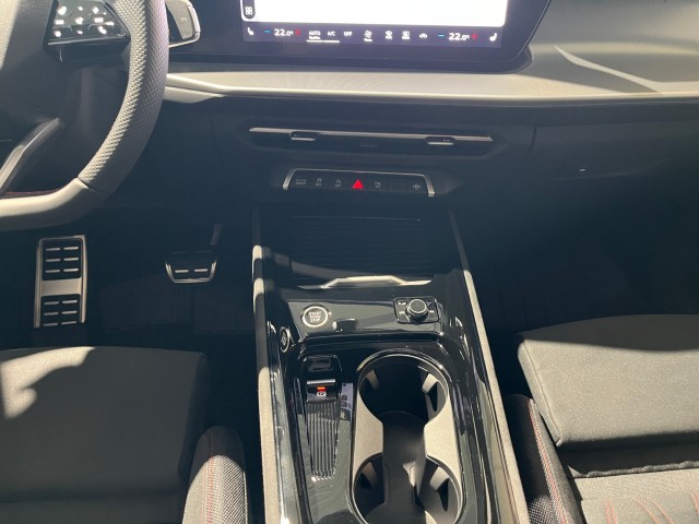 AUDI Q3 Sportback TFSI quattro 195 kW S tronic-image-12