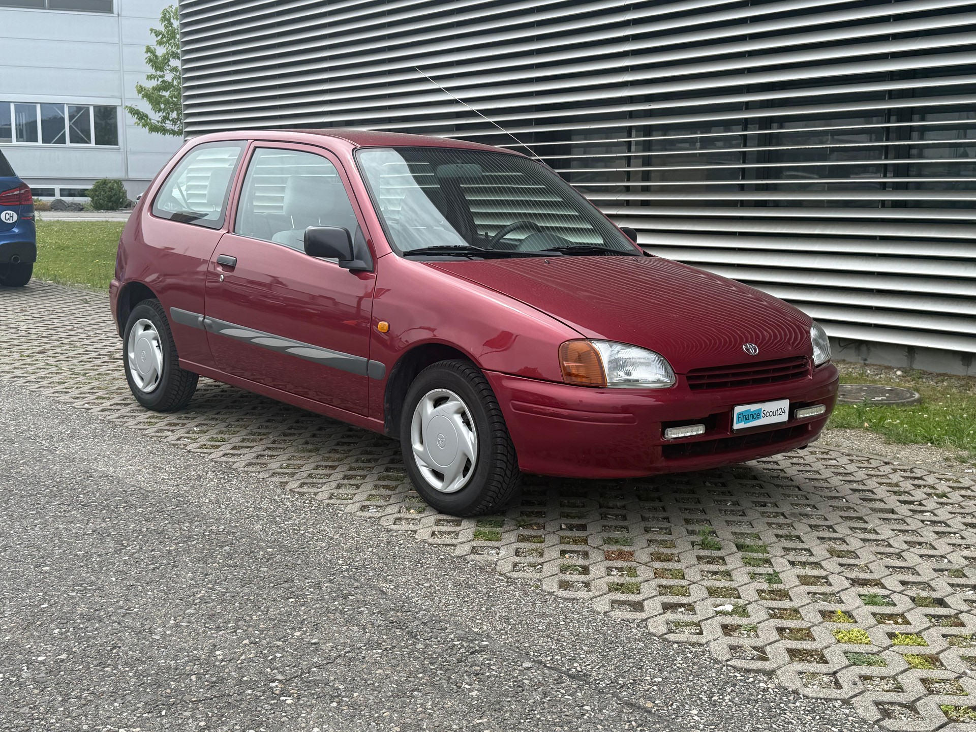 TOYOTA Starlet 1.3 Crystal-image-3