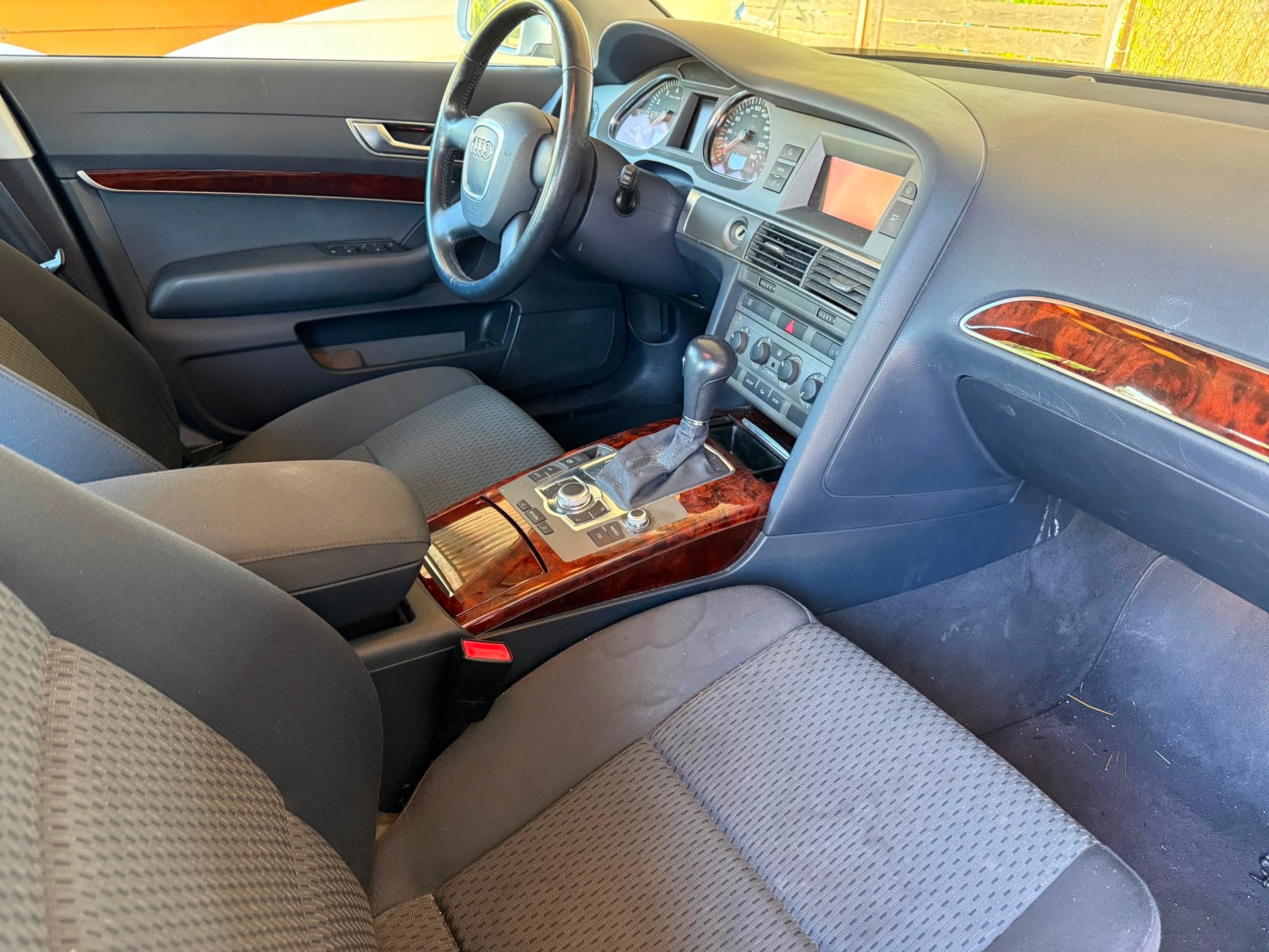 AUDI A6 Limousine 2.4 V6-image-14