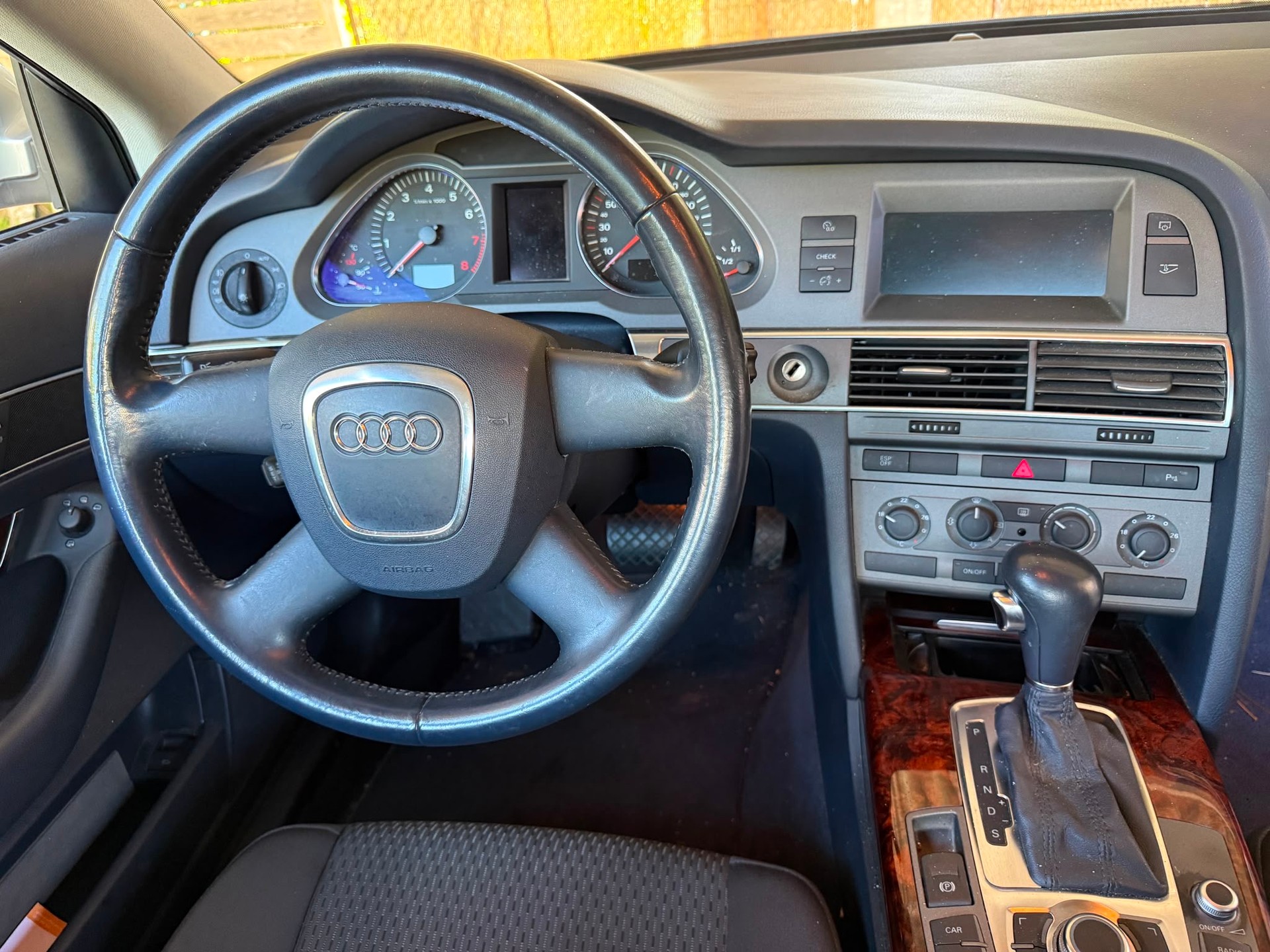 AUDI A6 Limousine 2.4 V6-image-15