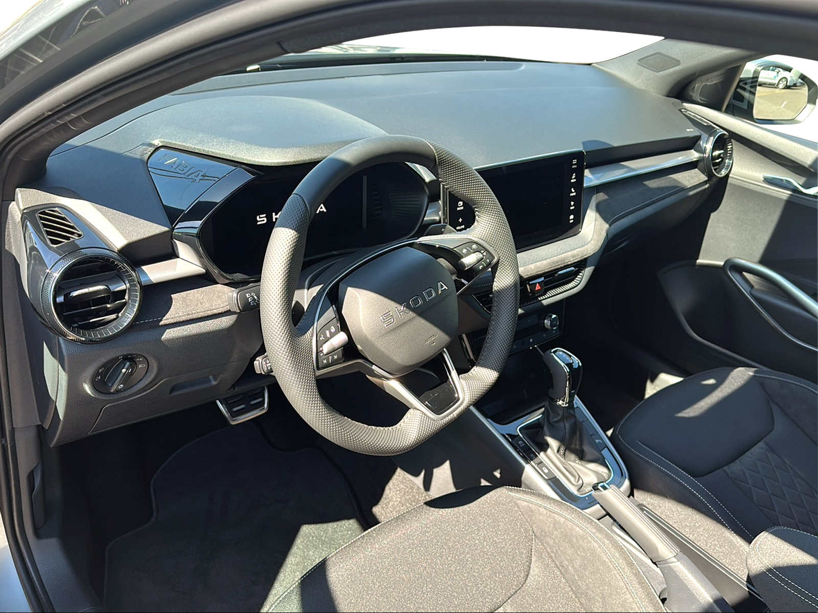 SKODA Fabia 1.0 TSI Dynamic DSG-image-3