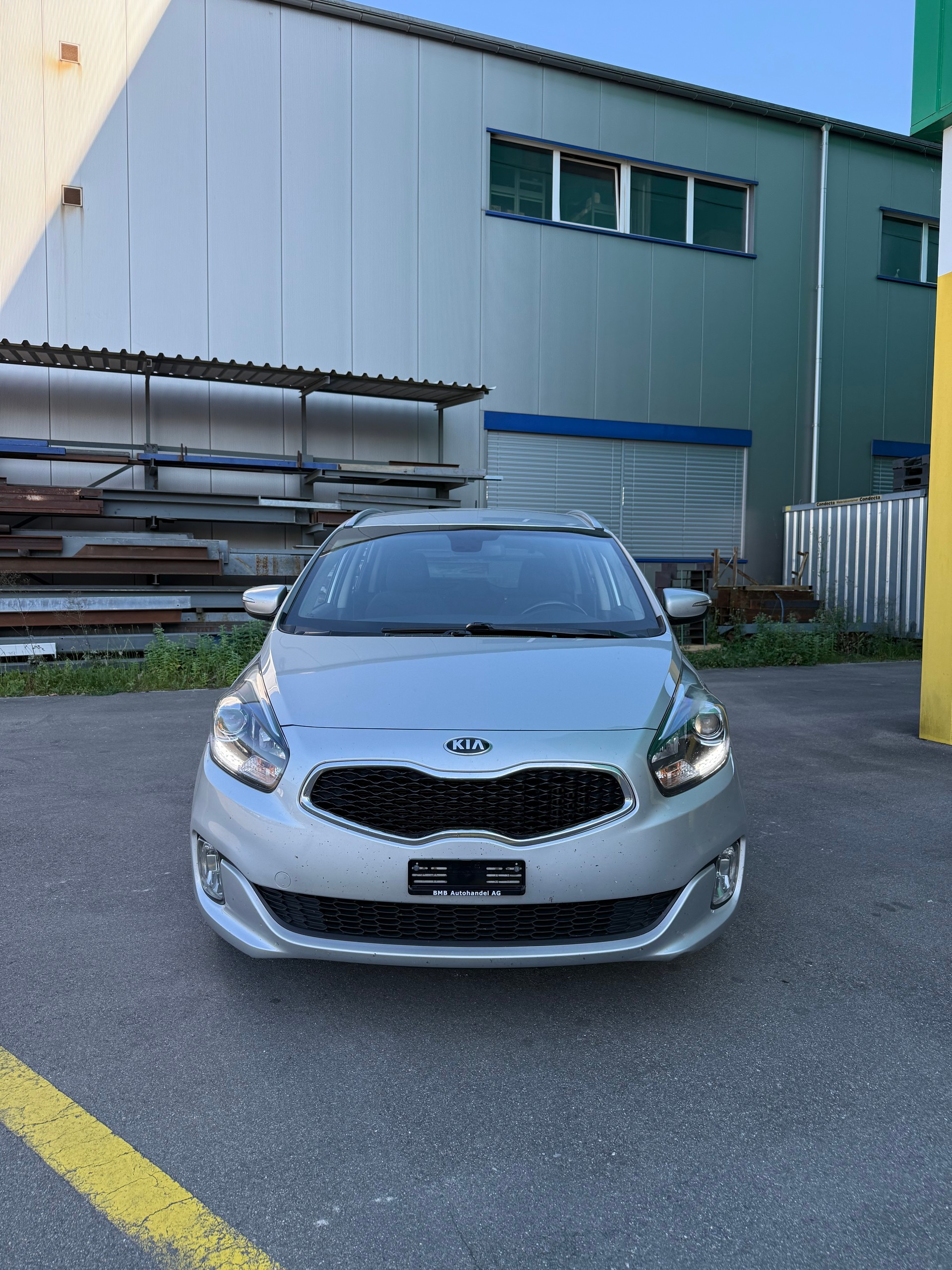KIA Carens 1.7 CRDi Trend-image-1