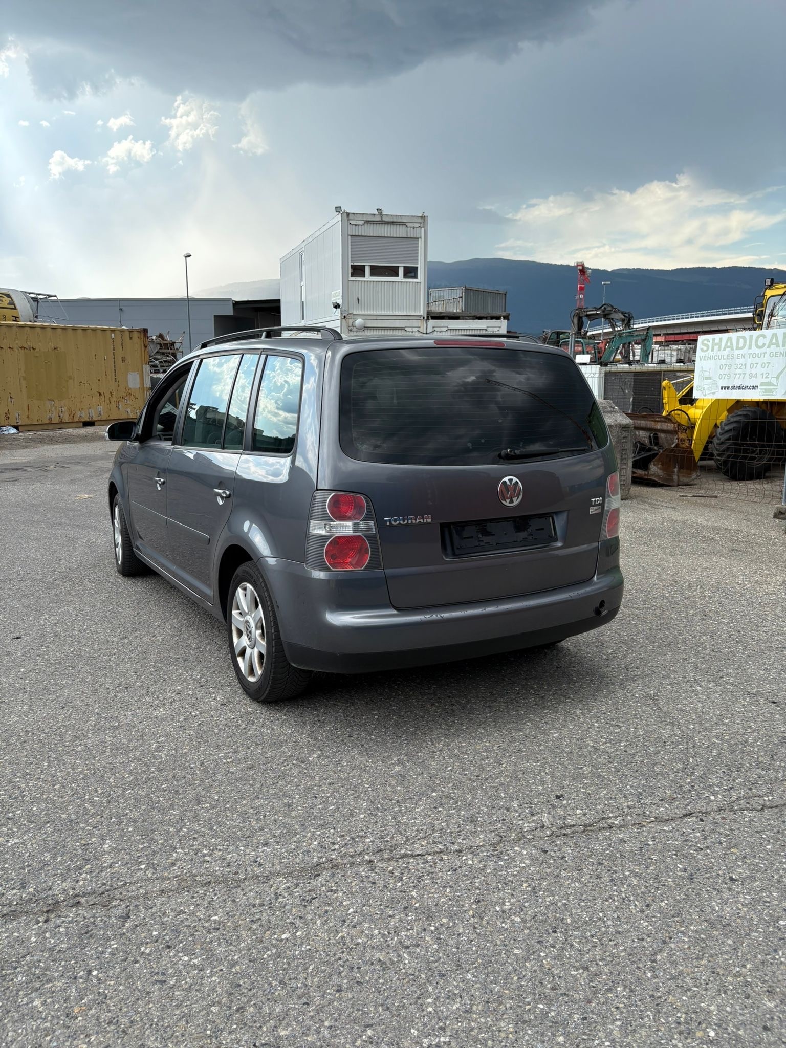 VW Touran 1.9 TDI Trendline-image-3