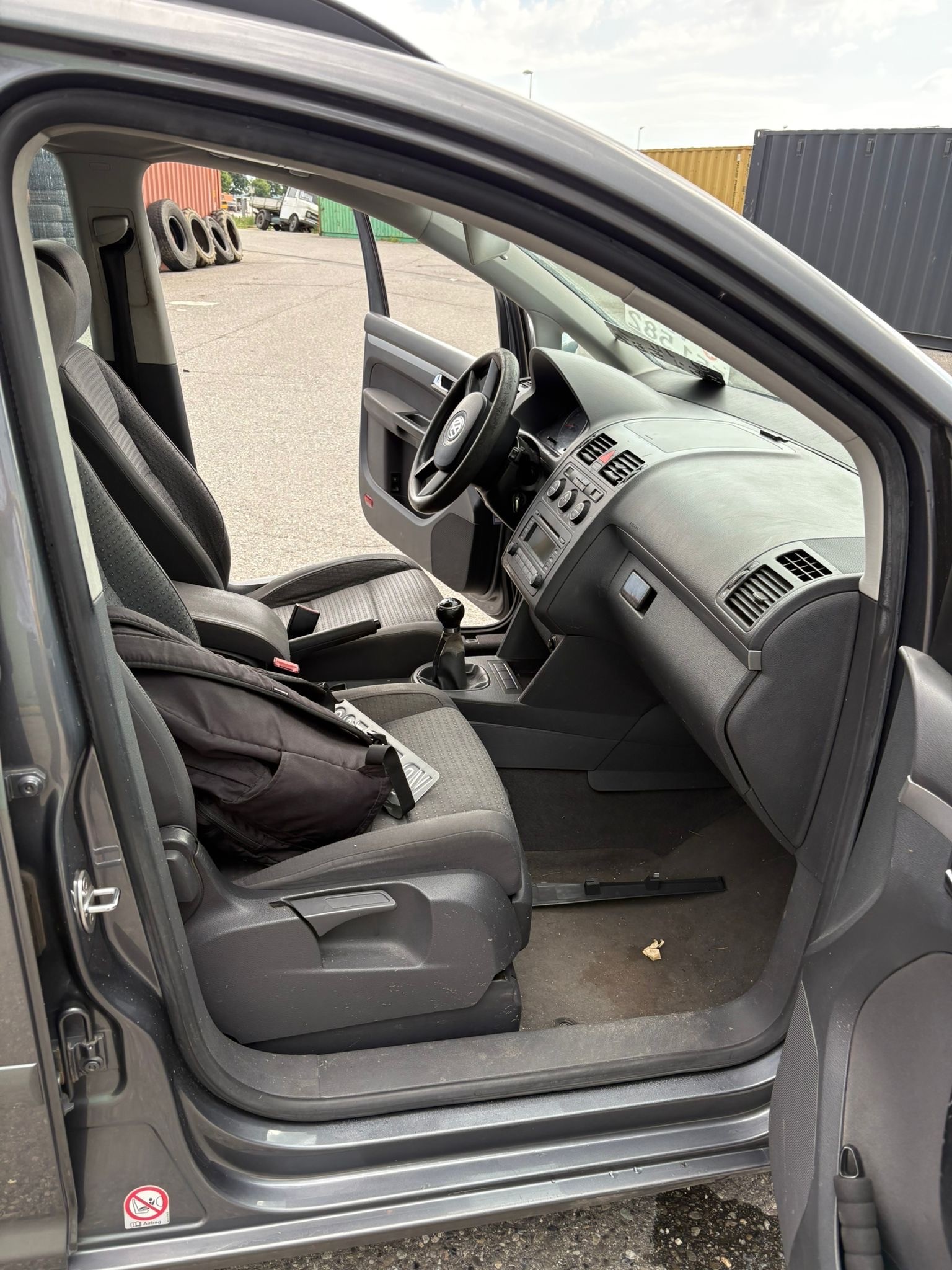 VW Touran 1.9 TDI Trendline-image-4