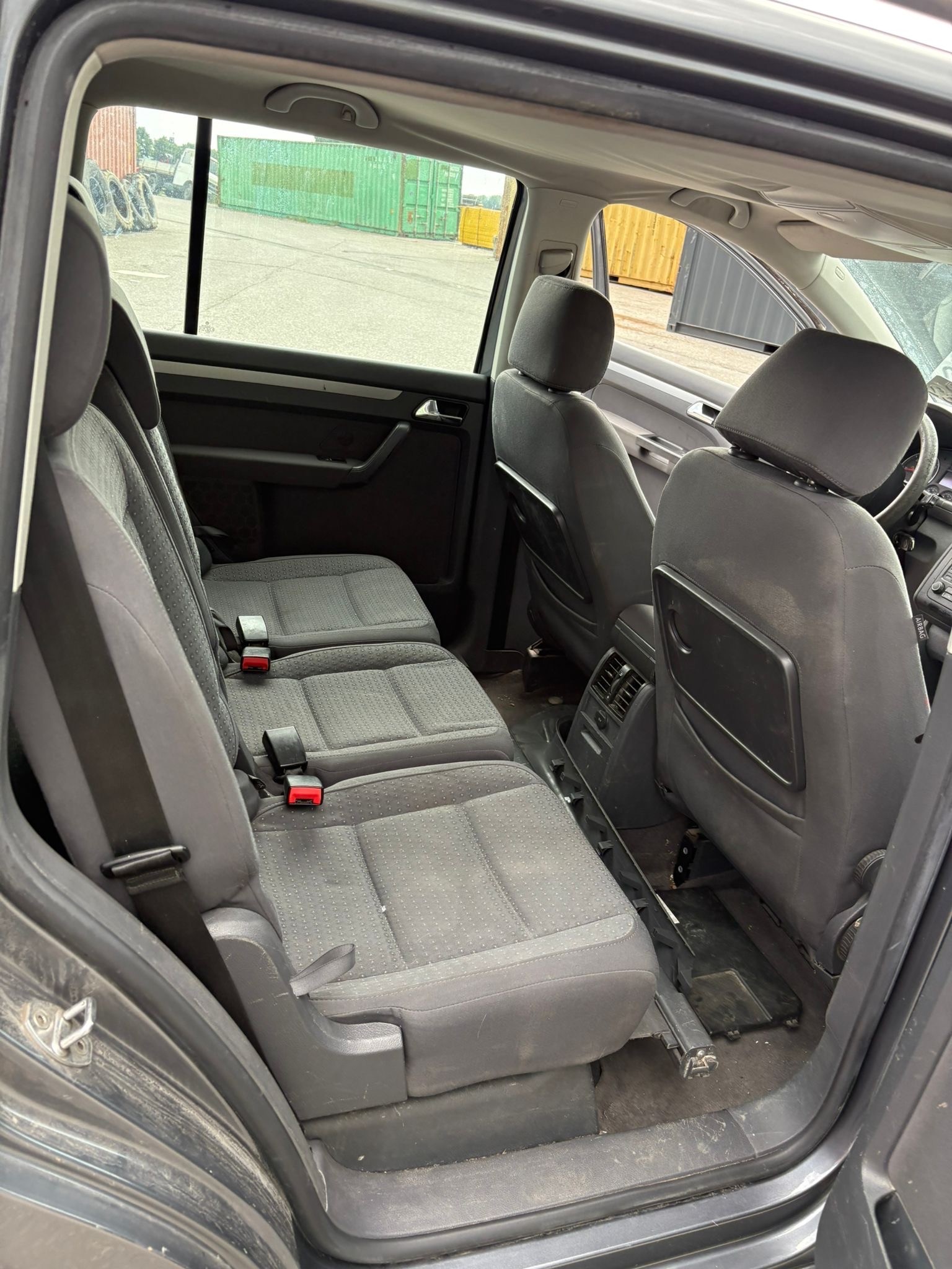 VW Touran 1.9 TDI Trendline-image-5