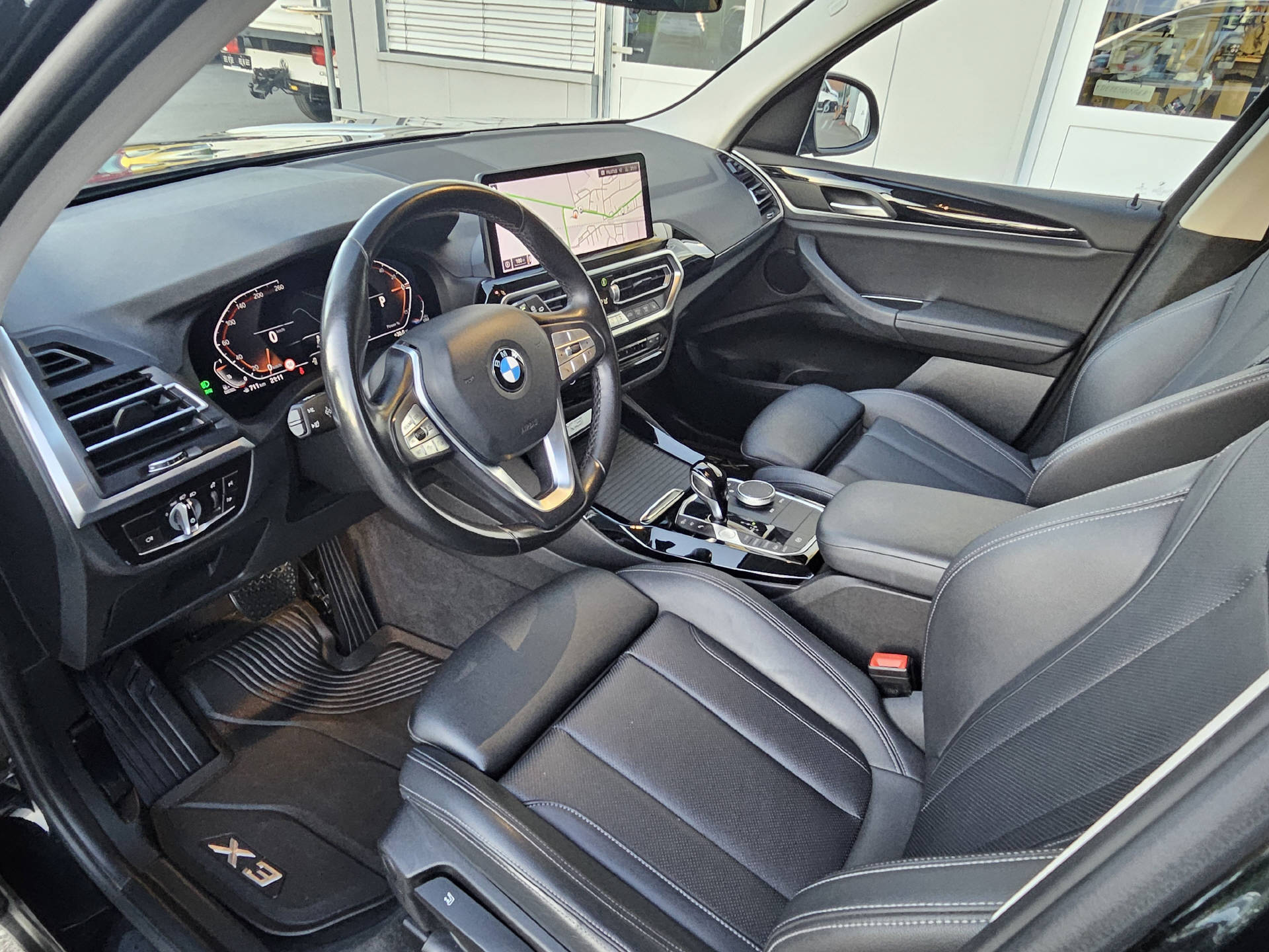 BMW X3 20d xDrive-image-12