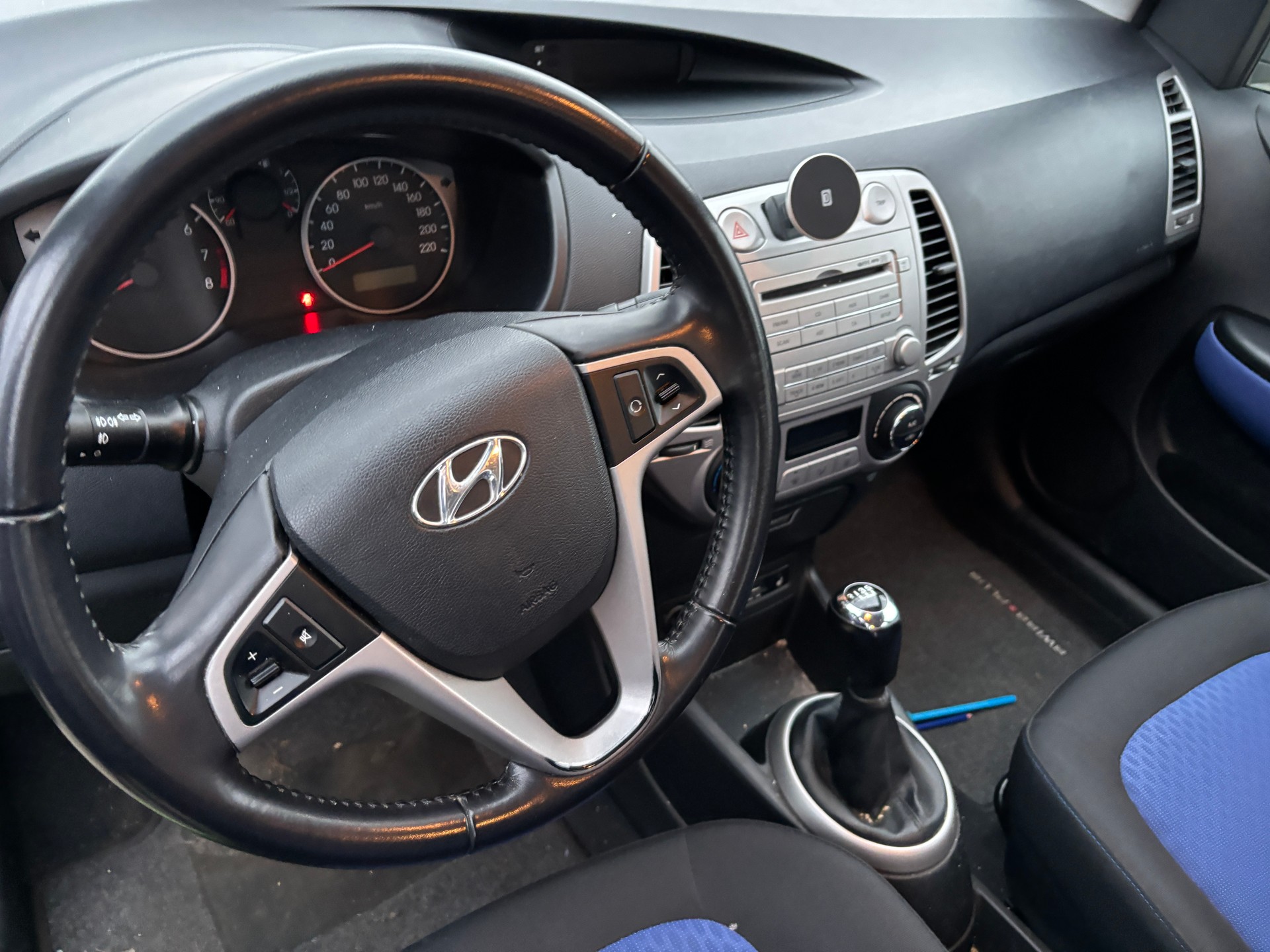 HYUNDAI i20 1.4 Style-image-8