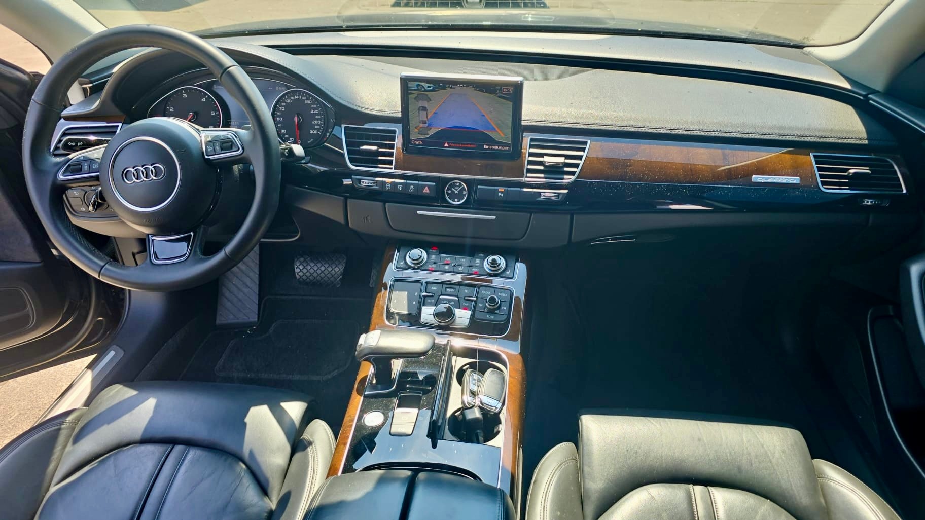 AUDI A8-image-8