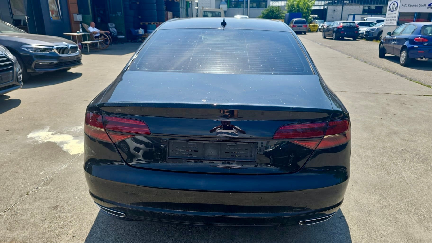 AUDI A8-image-7