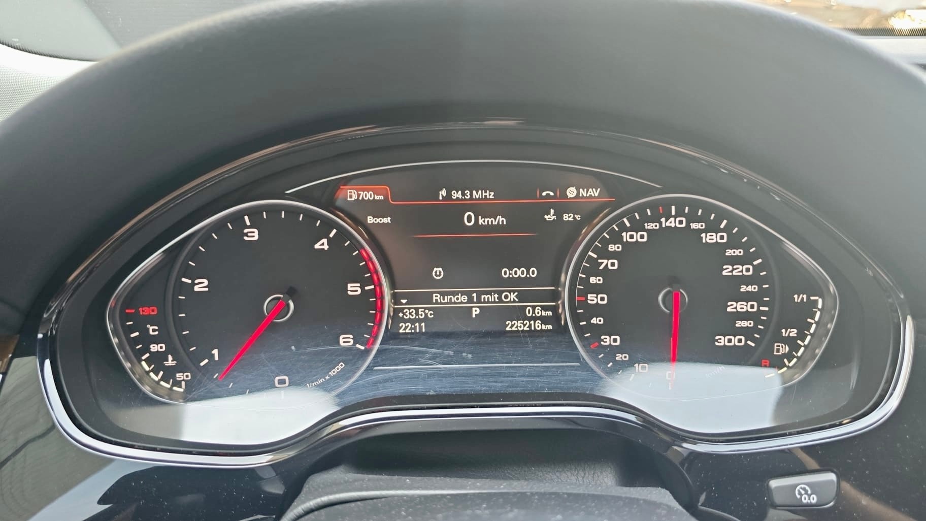 AUDI A8-image-12