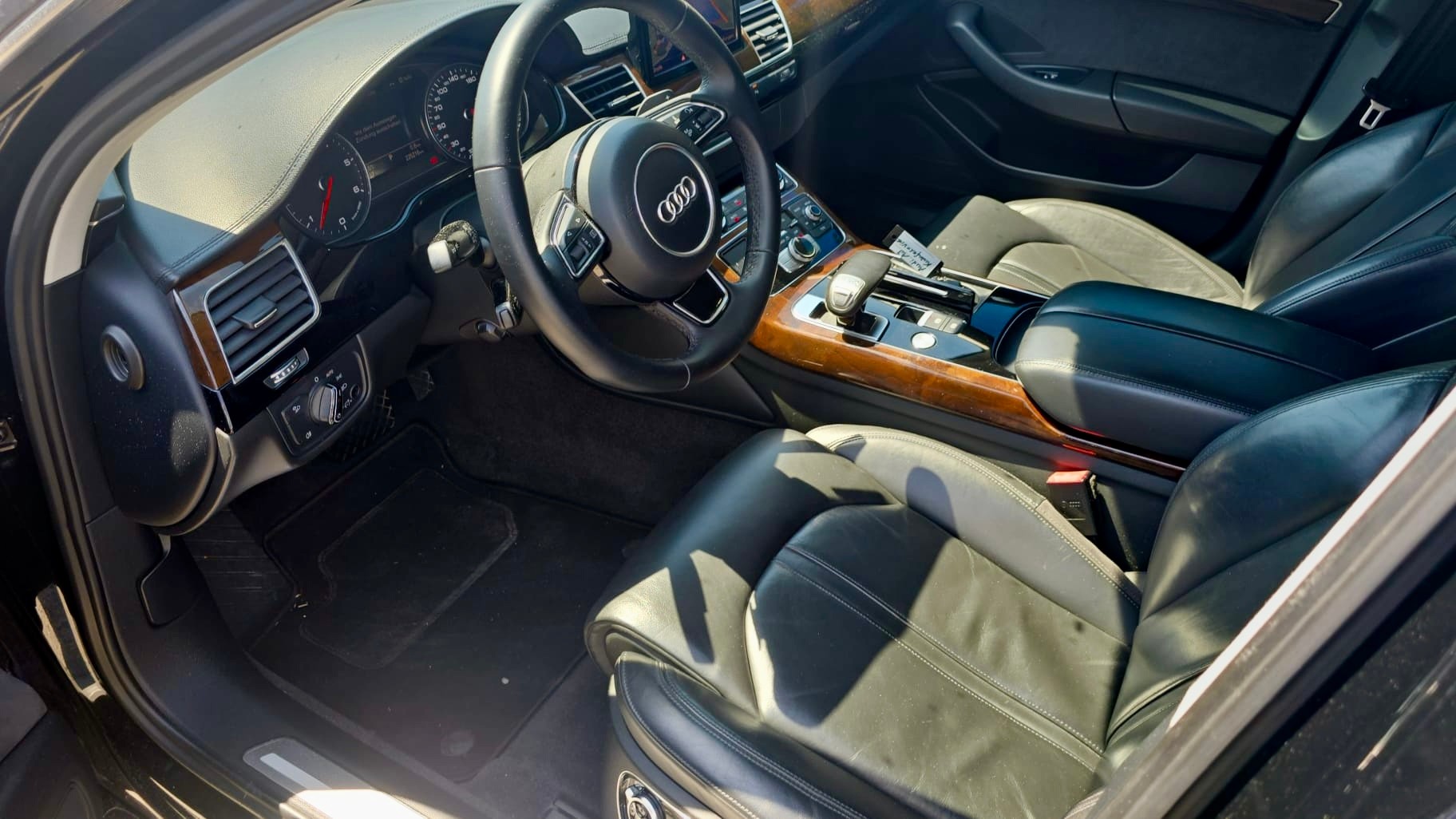AUDI A8-image-9