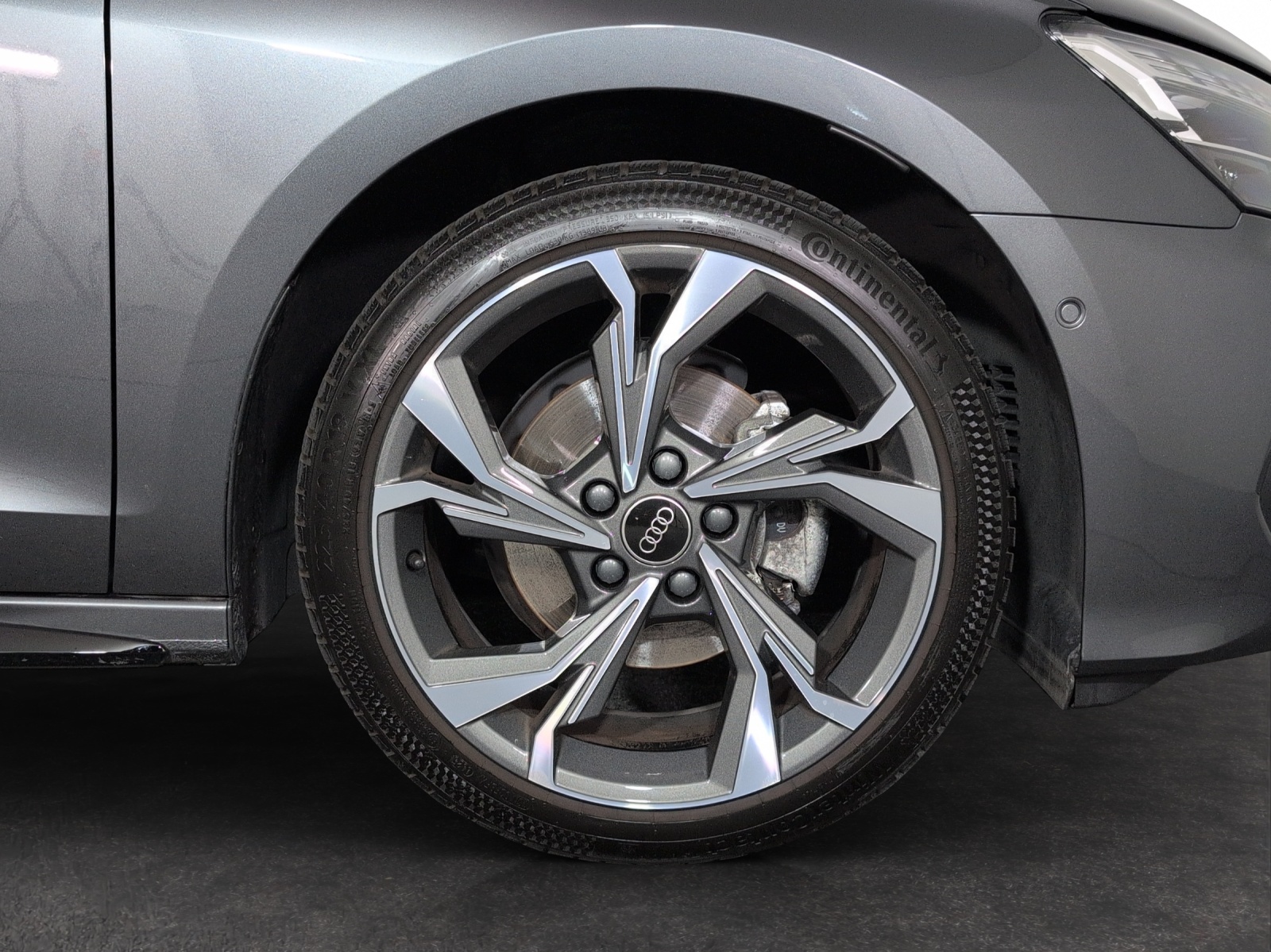 AUDI A3 Sportback 35 TFSI S line Attraction S-tronic-image-4