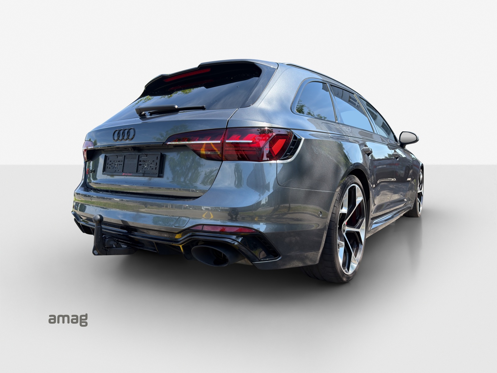 AUDI RS4 Avant quattro tiptronic-image-13