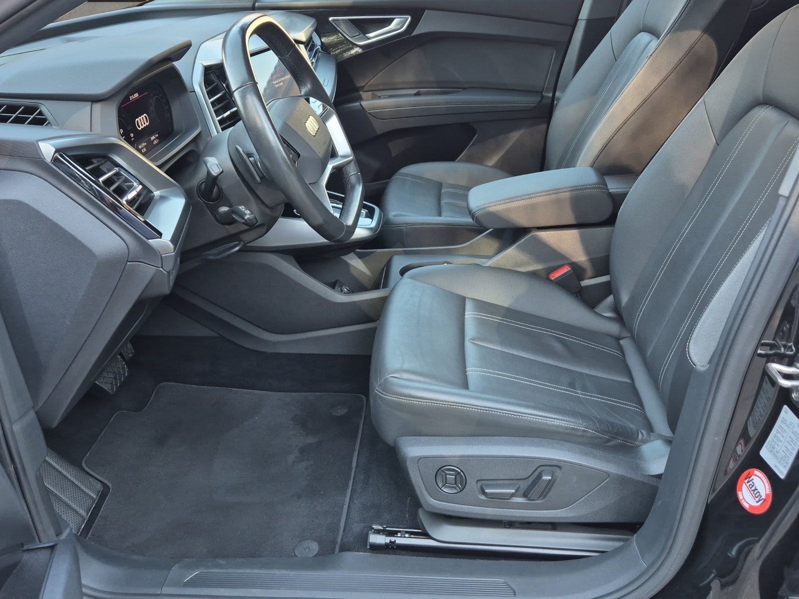 AUDI Q4 e-tron 40-image-8