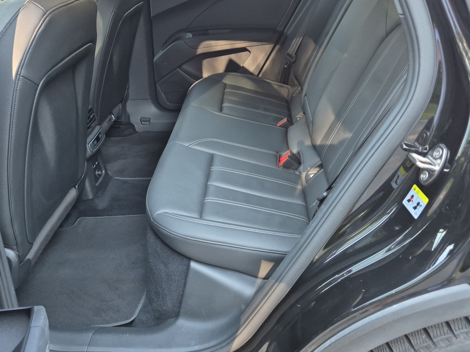 AUDI Q4 e-tron 40-image-10