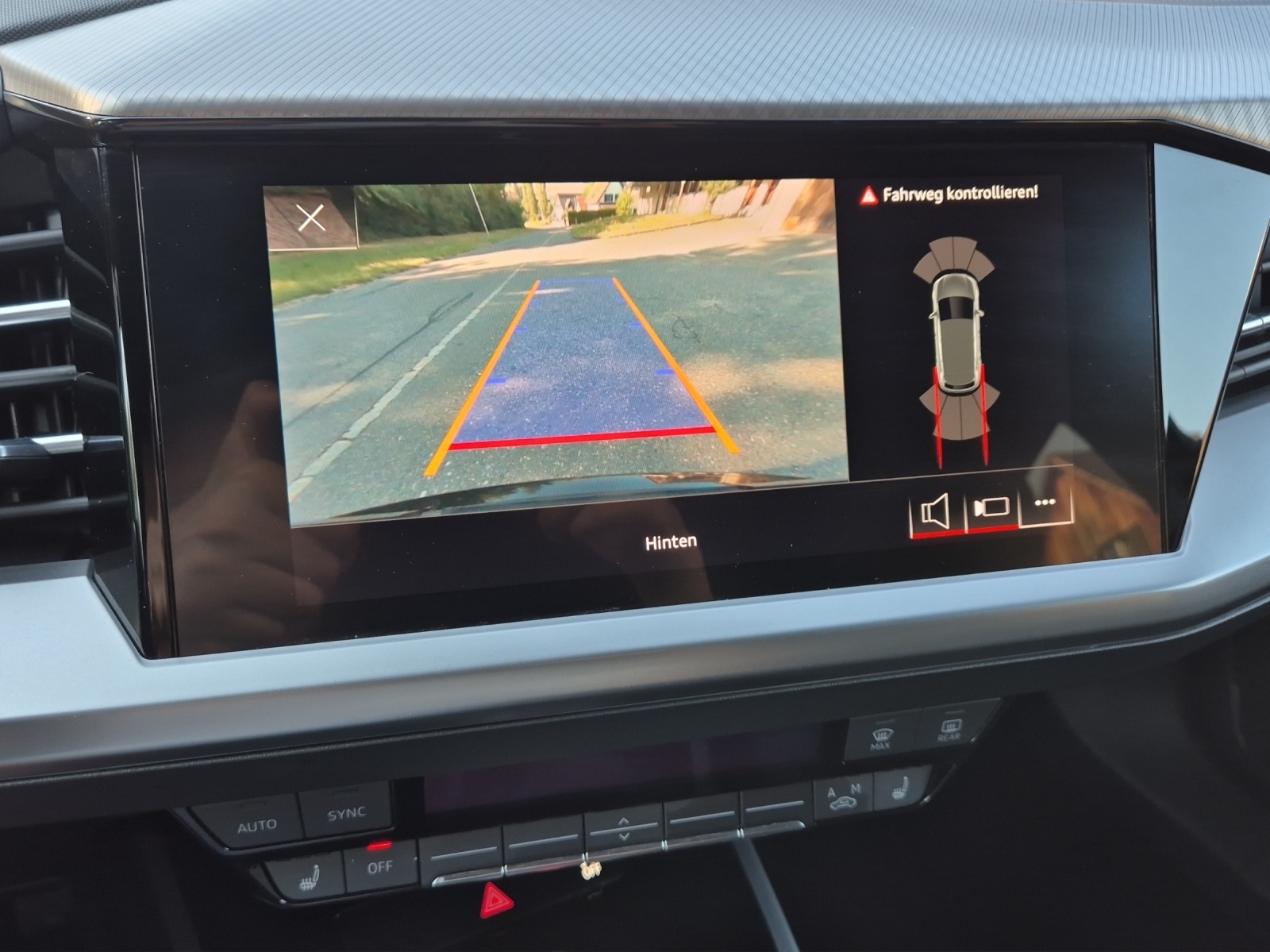 AUDI Q4 e-tron 40-image-13