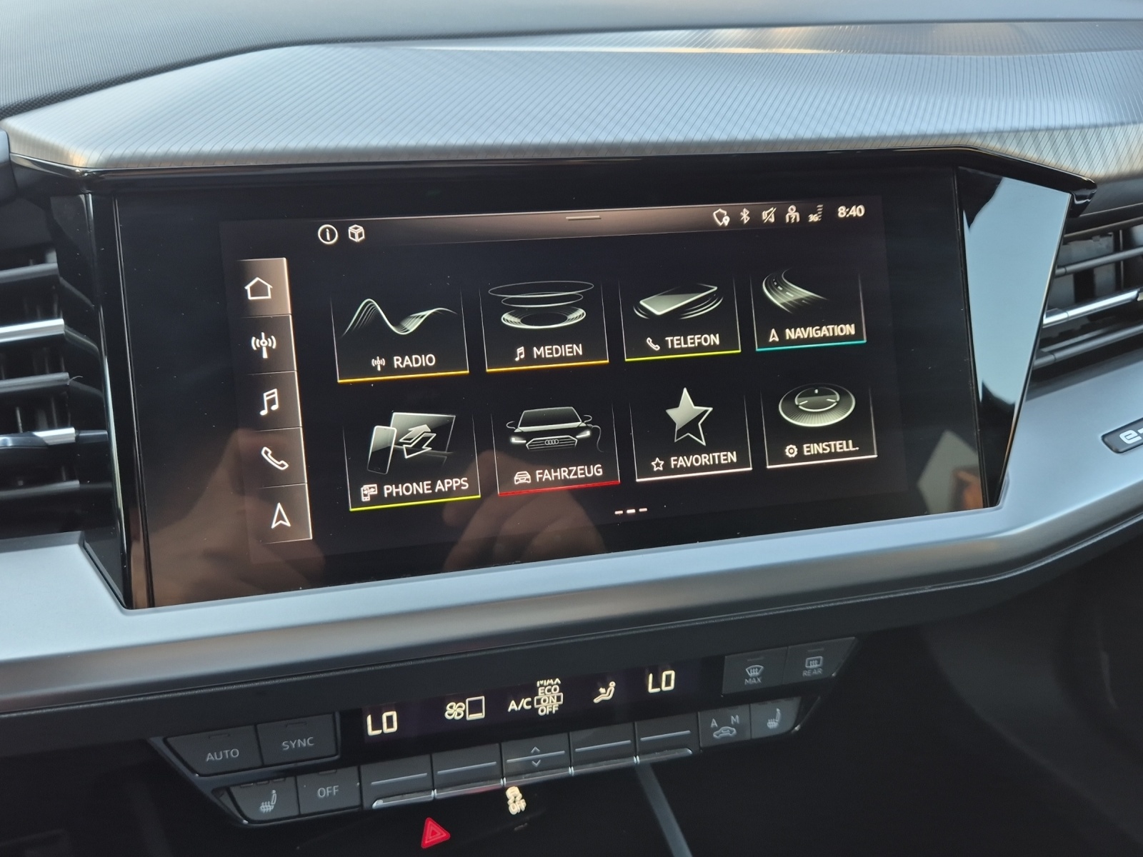 AUDI Q4 e-tron 40-image-18