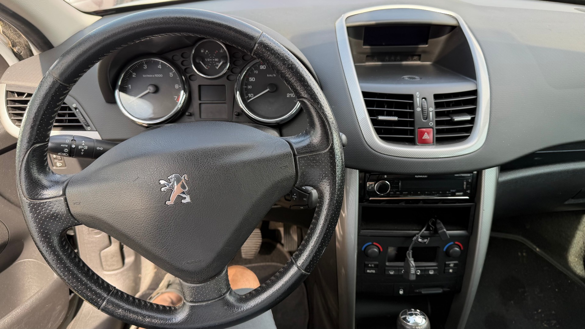 PEUGEOT 207 1.6 16V XS Premium-image-7
