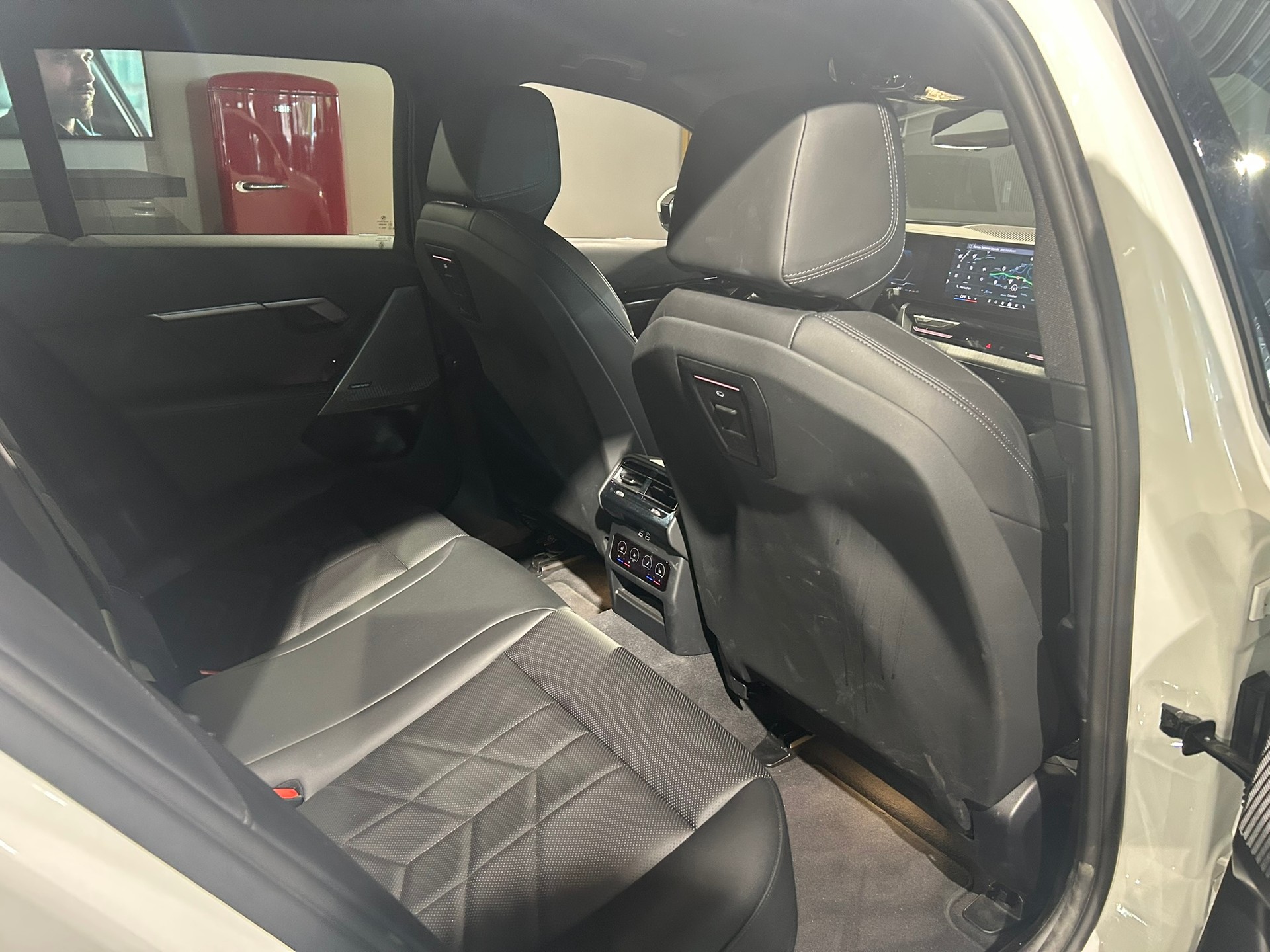 BMW 520d xDrive 48V Touring M Sport Steptronic-image-22