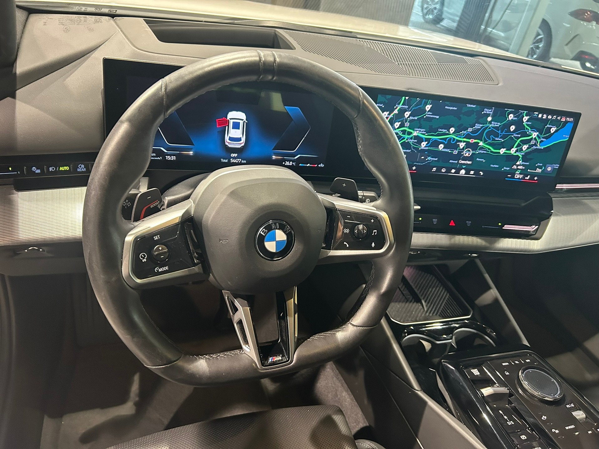 BMW 520d xDrive 48V Touring M Sport Steptronic-image-21