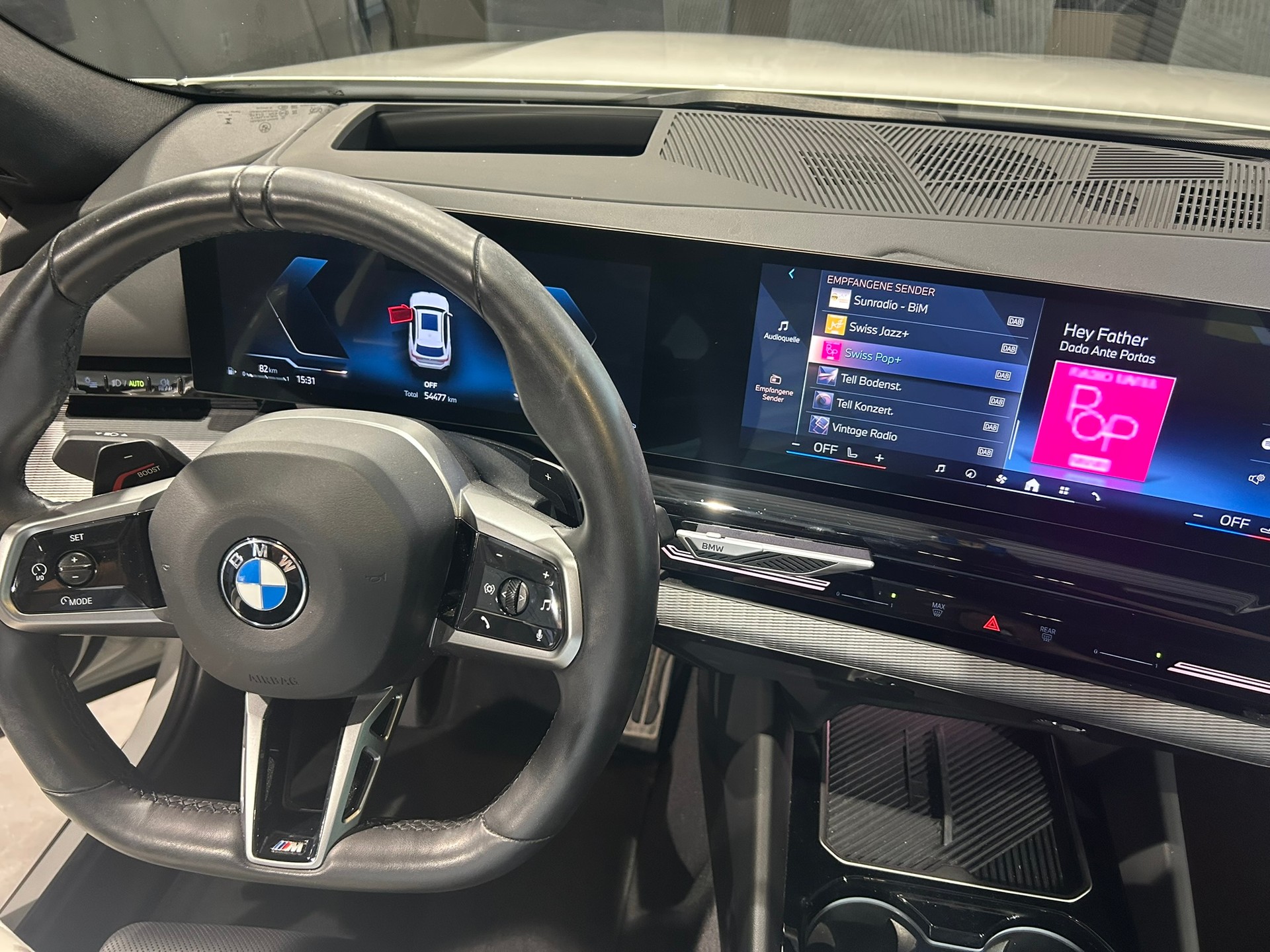 BMW 520d xDrive 48V Touring M Sport Steptronic-image-30