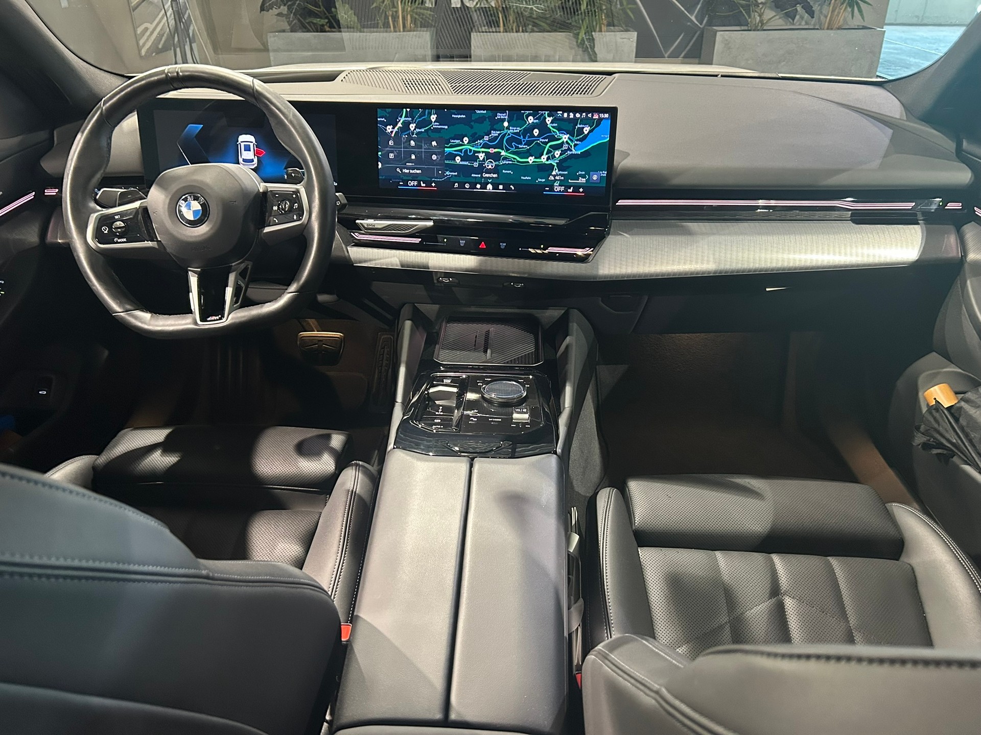 BMW 520d xDrive 48V Touring M Sport Steptronic-image-24