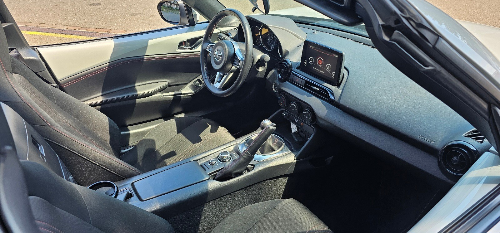 MAZDA MX-5 RF 1.5 Ambition-image-12