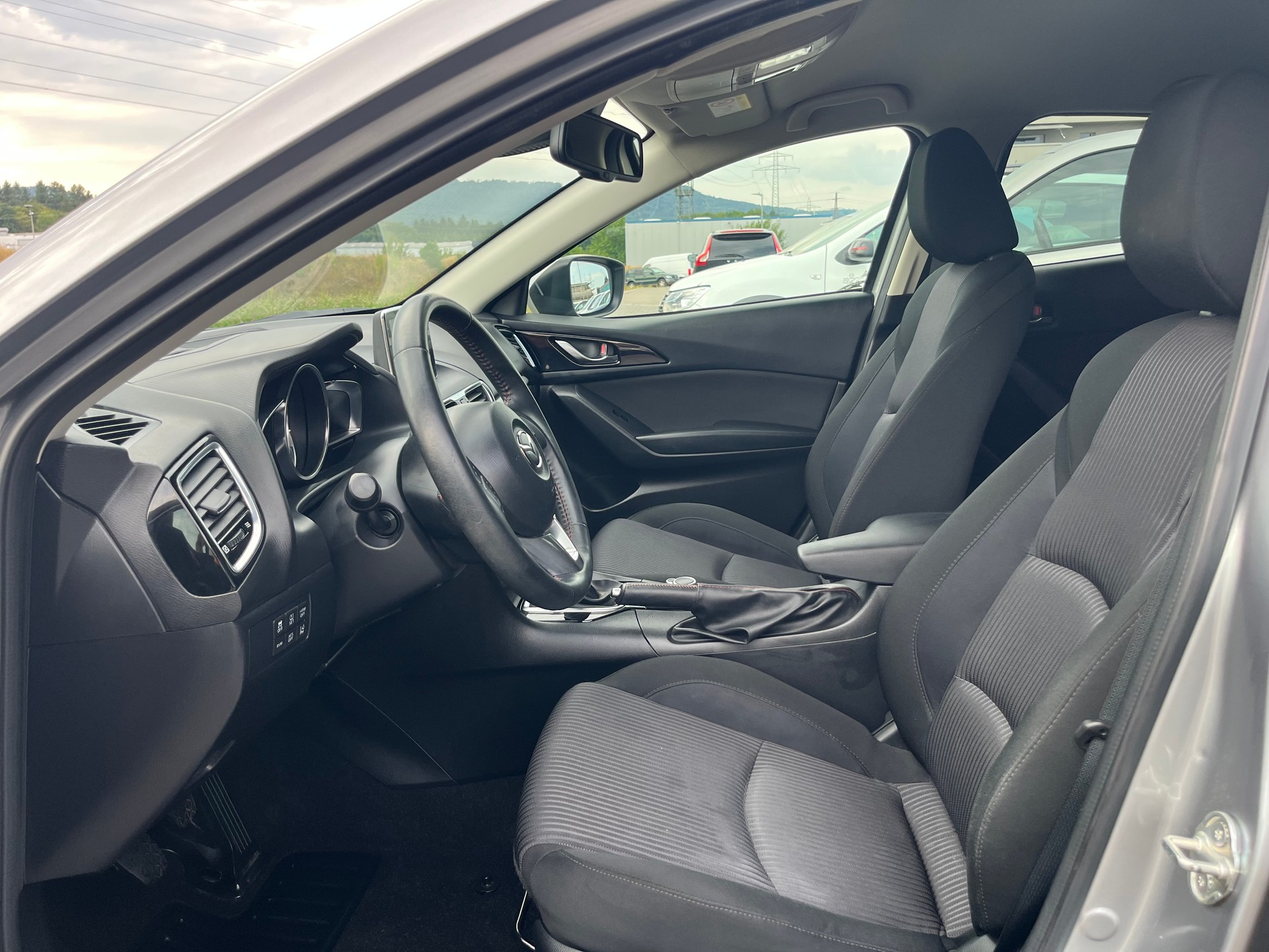 MAZDA 3 2.0 16V Ambition-image-11