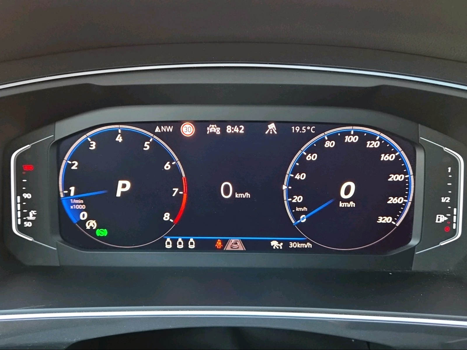 VW Tiguan 2.0TSI R 4Motion DSG Deepblack Perleffekt-image-10